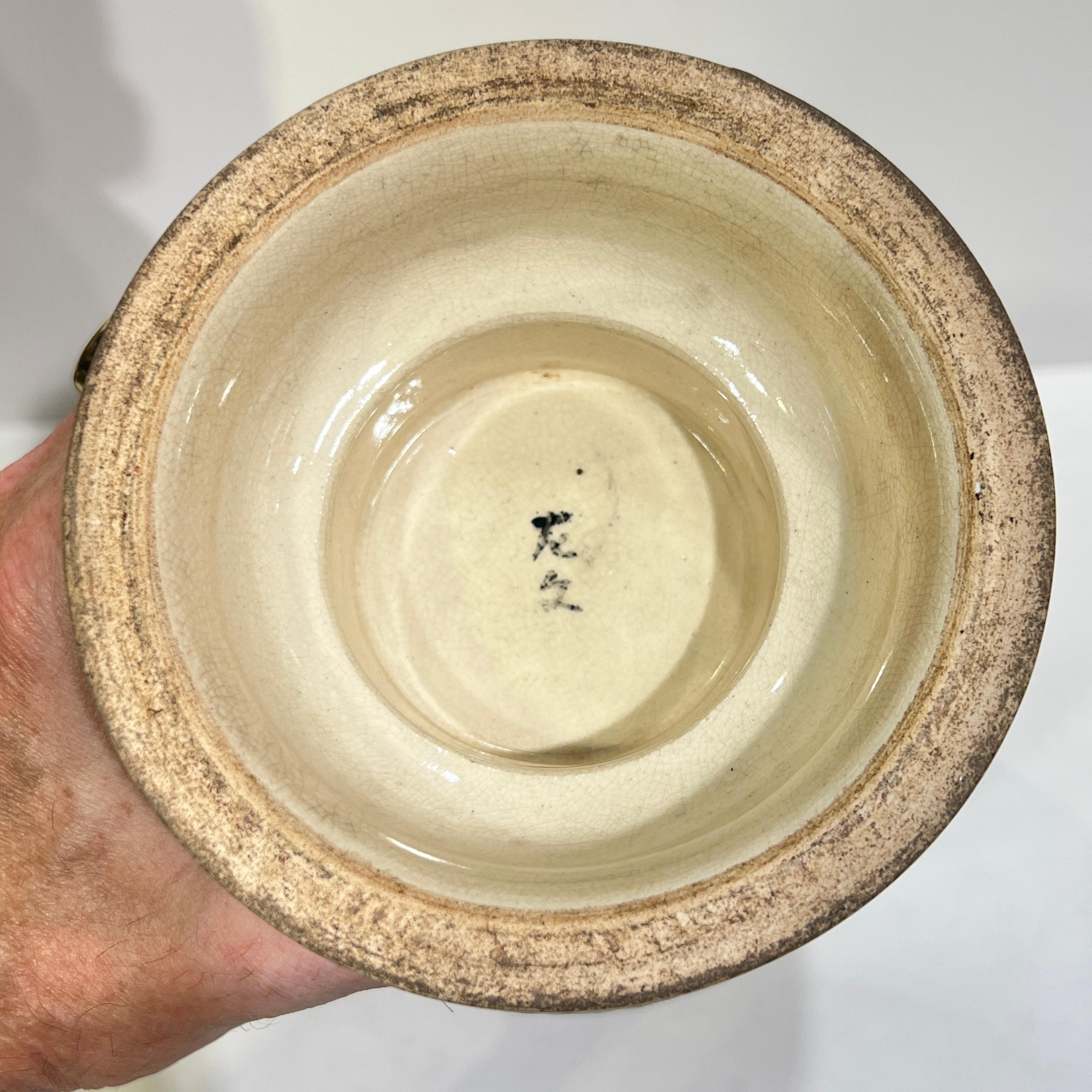 Paire de vases anciens japonais Satsuma représentant des samouraïs en vente 1
