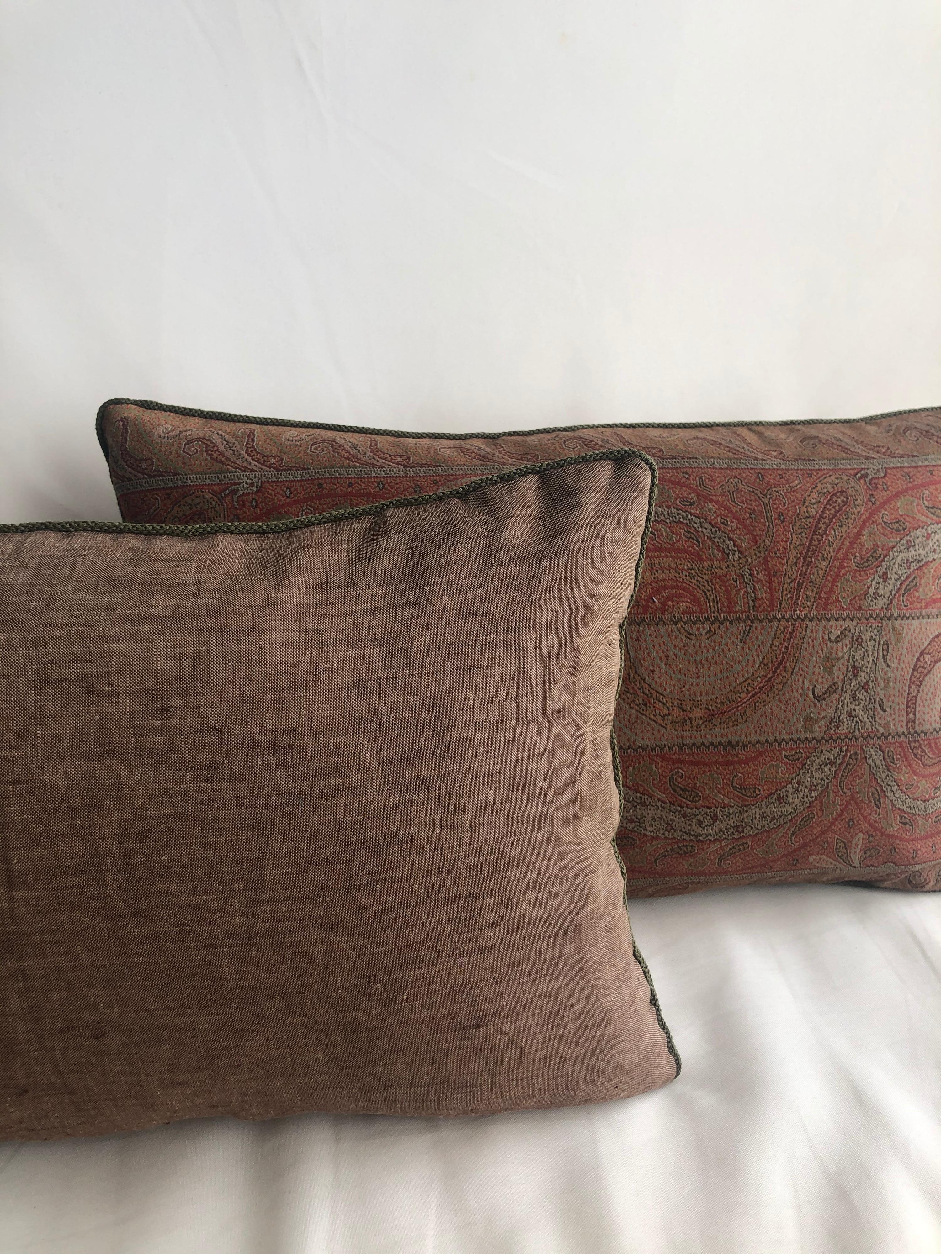 Indian Pair of Antique Kashmir Paisley Lumbar Decorative Pillows with Green Rope Trim