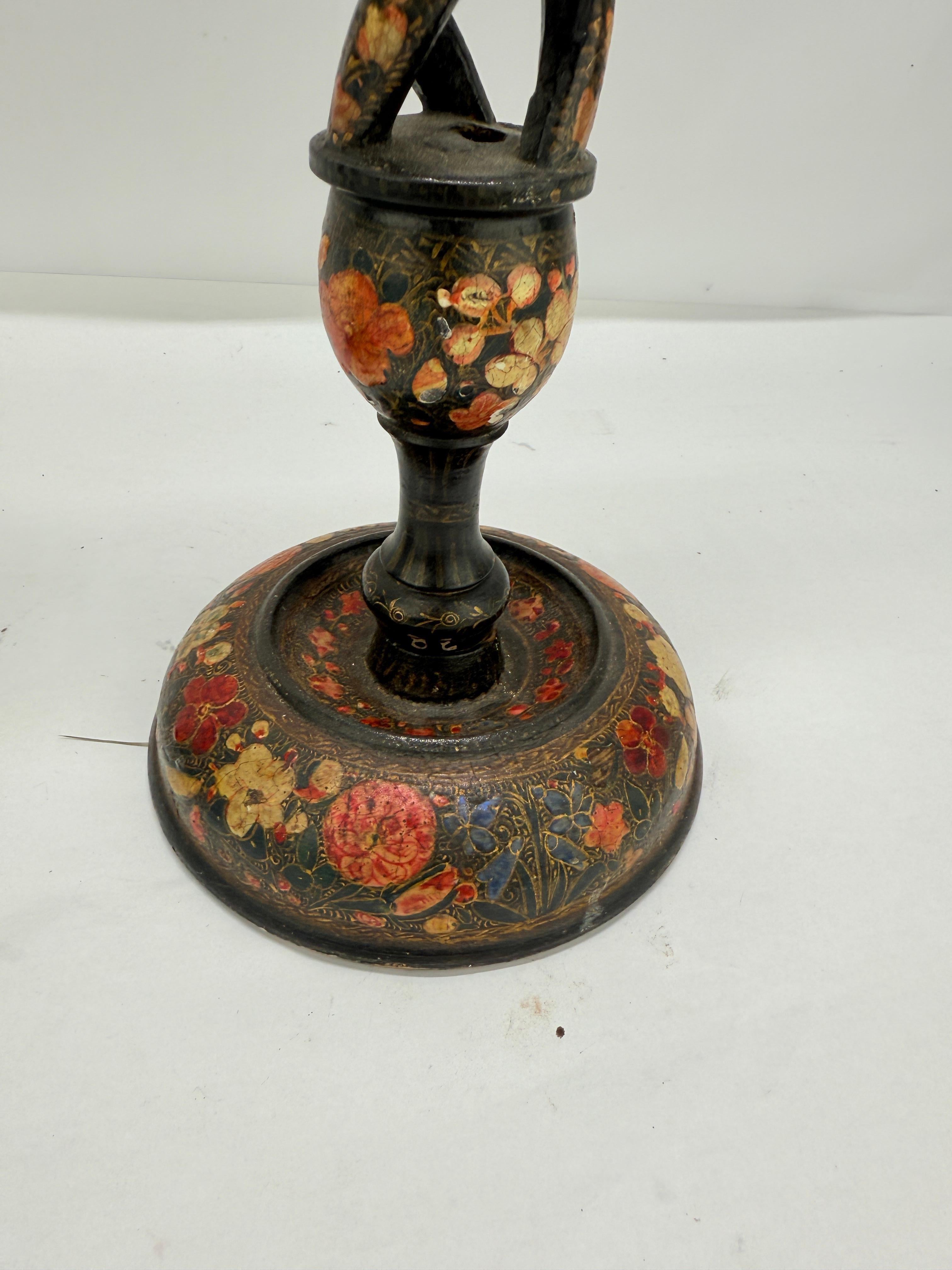 Paar, antike Kashmiri Barley Twist Polychrome dekoriert Kerzenständer 16
