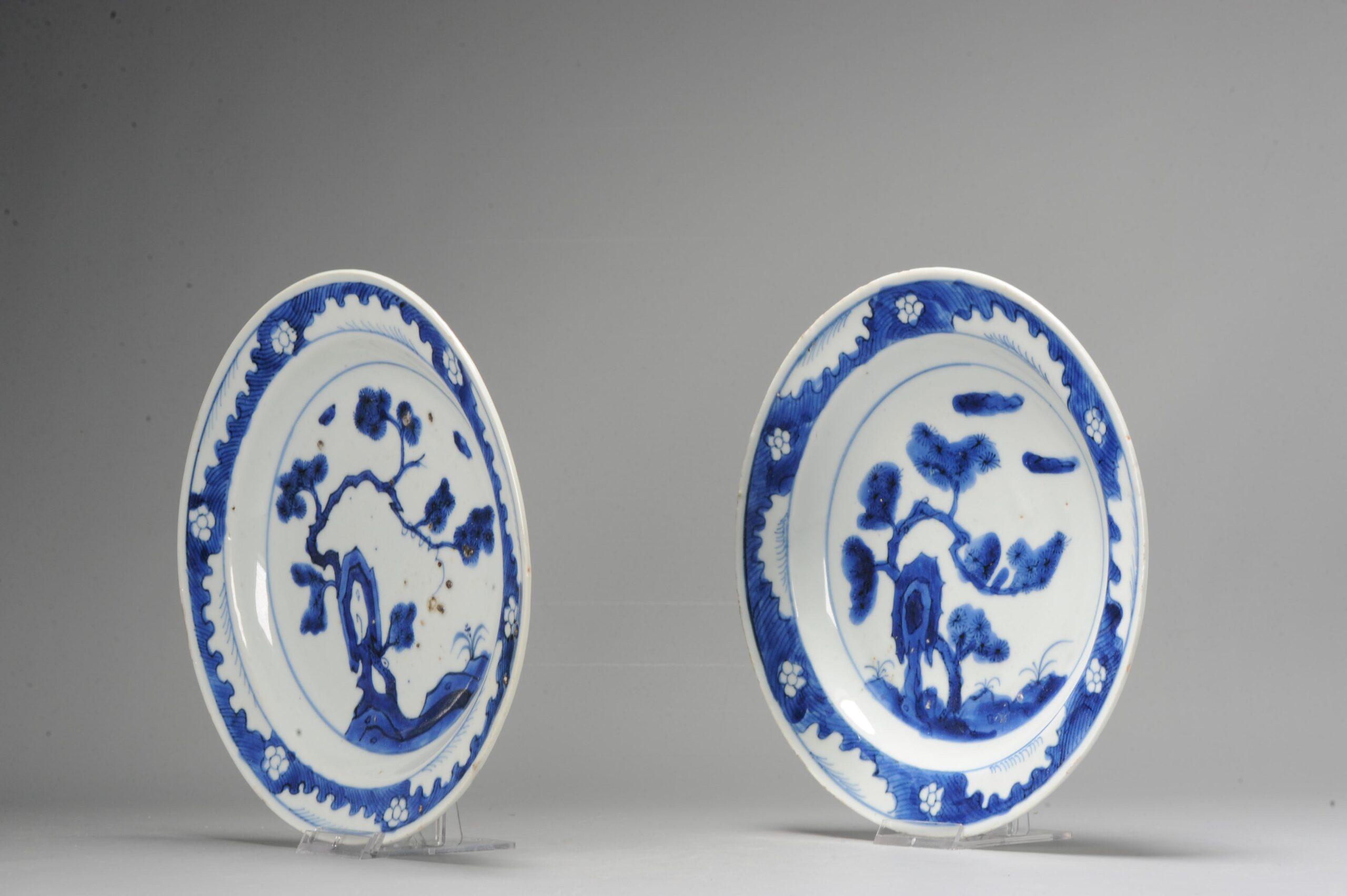Bellissimi piatti in blu e bianco. Si tratta di piatti di Jingdezhen realizzati per il mercato giapponese. Kosometsuke, XVII secolo.

Scena incantevole di pini nodosi.

Informazioni aggiuntive:
Materiale: Porcellana e ceramica
Regione di origine: