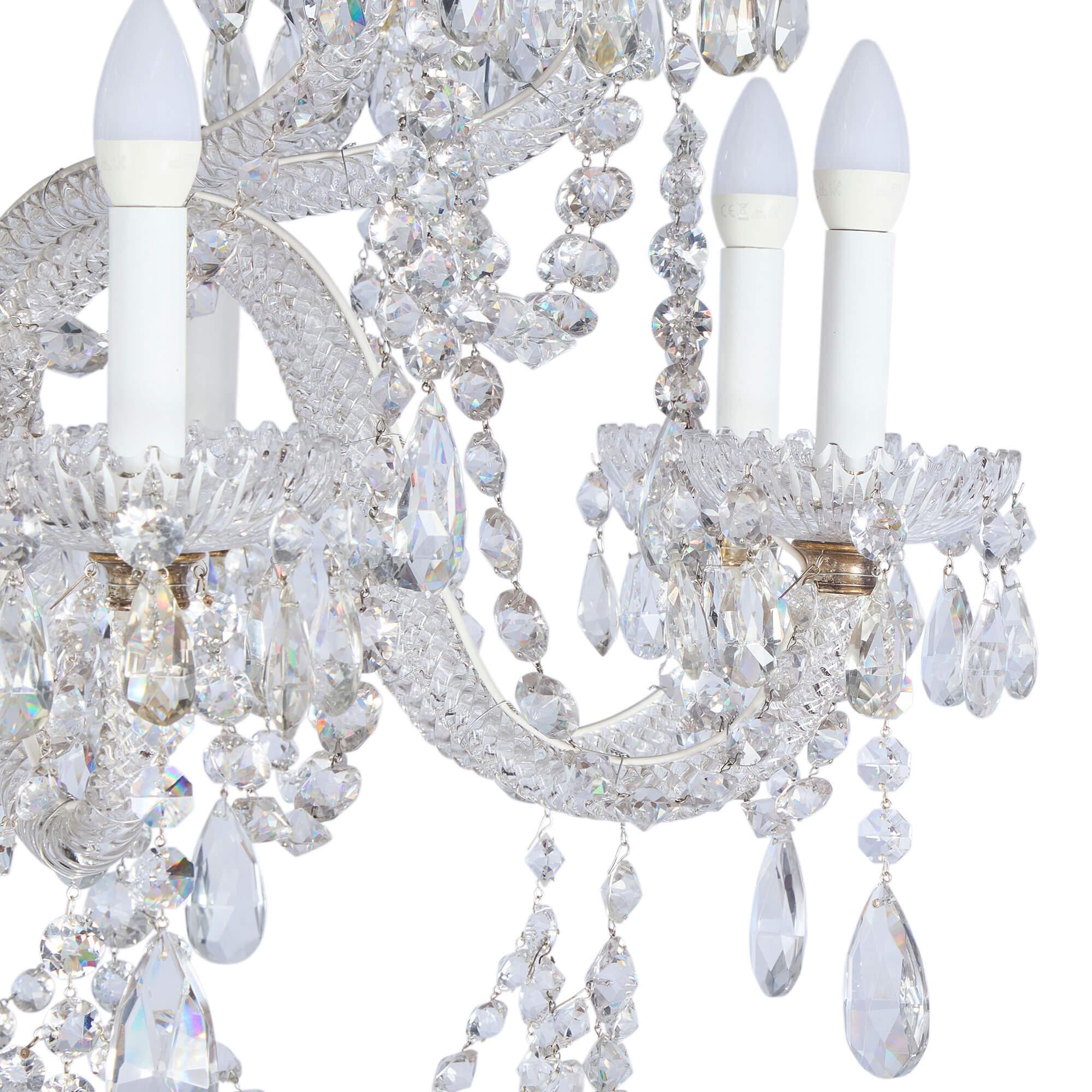 Dorato Coppia di lampadari antichi di grandi dimensioni in vetro trasparente tagliato inglese Perry & Co. in vendita