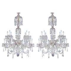 Pareja de grandes arañas inglesas victorianas antiguas de cristal tallado Perry & Co.