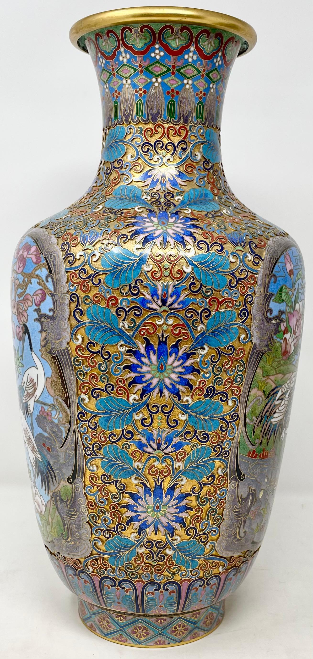 Pareja de jarrones antiguos de esmalte cloisonné chino de finales del siglo XIX. en venta 5