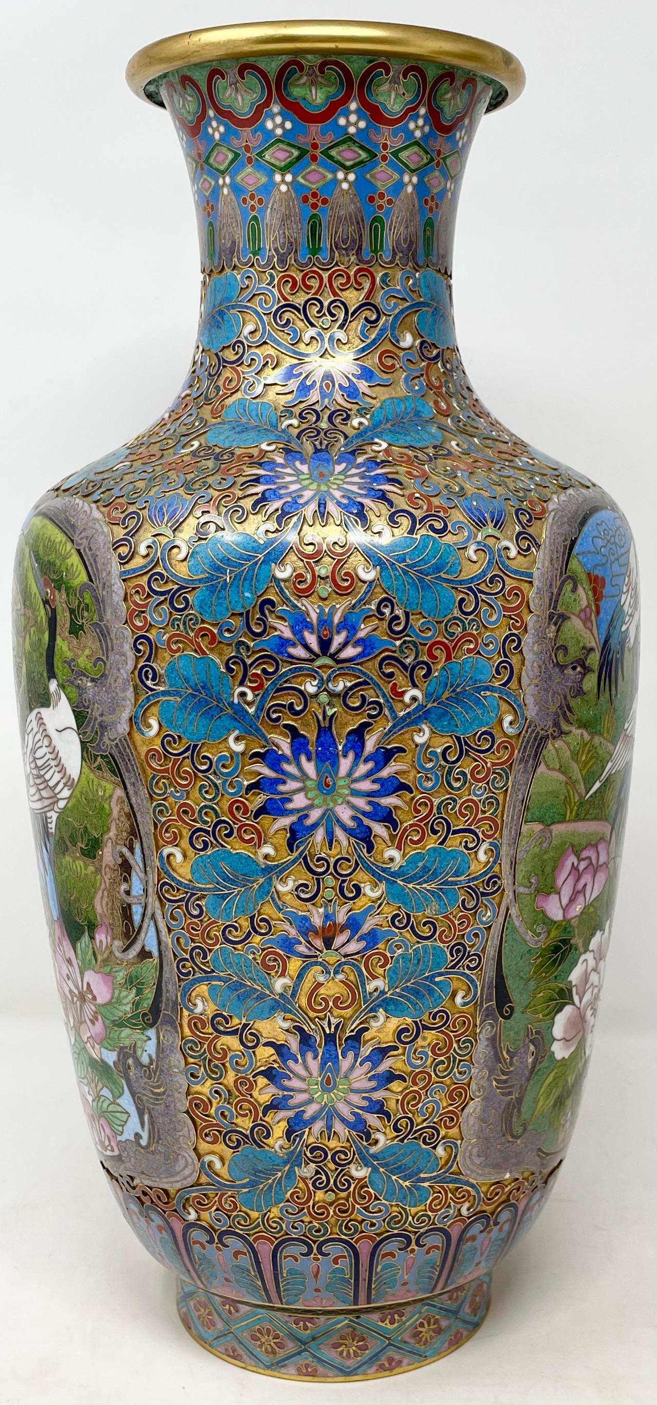 Pareja de jarrones antiguos de esmalte cloisonné chino de finales del siglo XIX. en venta 7