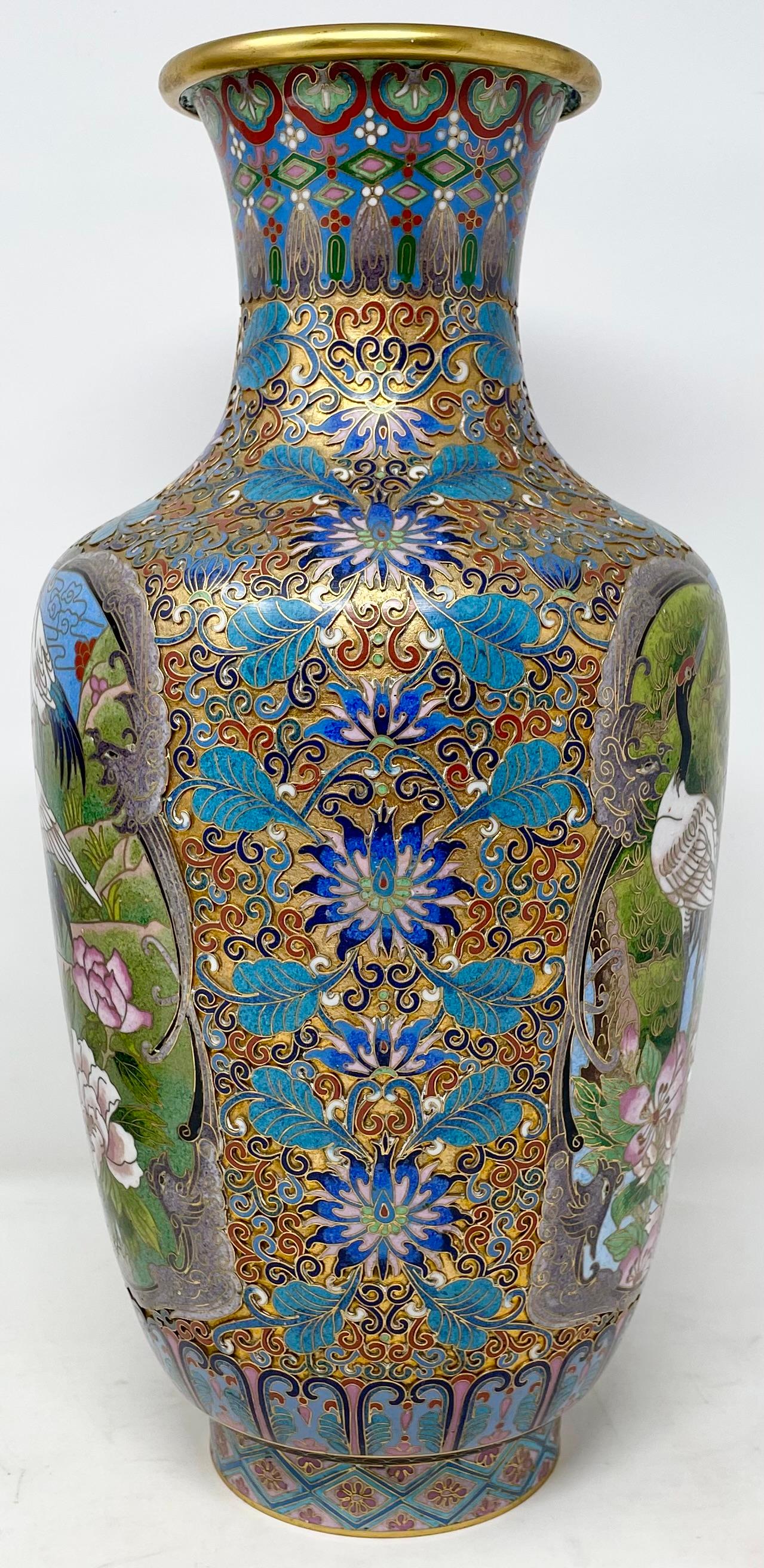 Pareja de jarrones antiguos de esmalte cloisonné chino de finales del siglo XIX. en venta 1