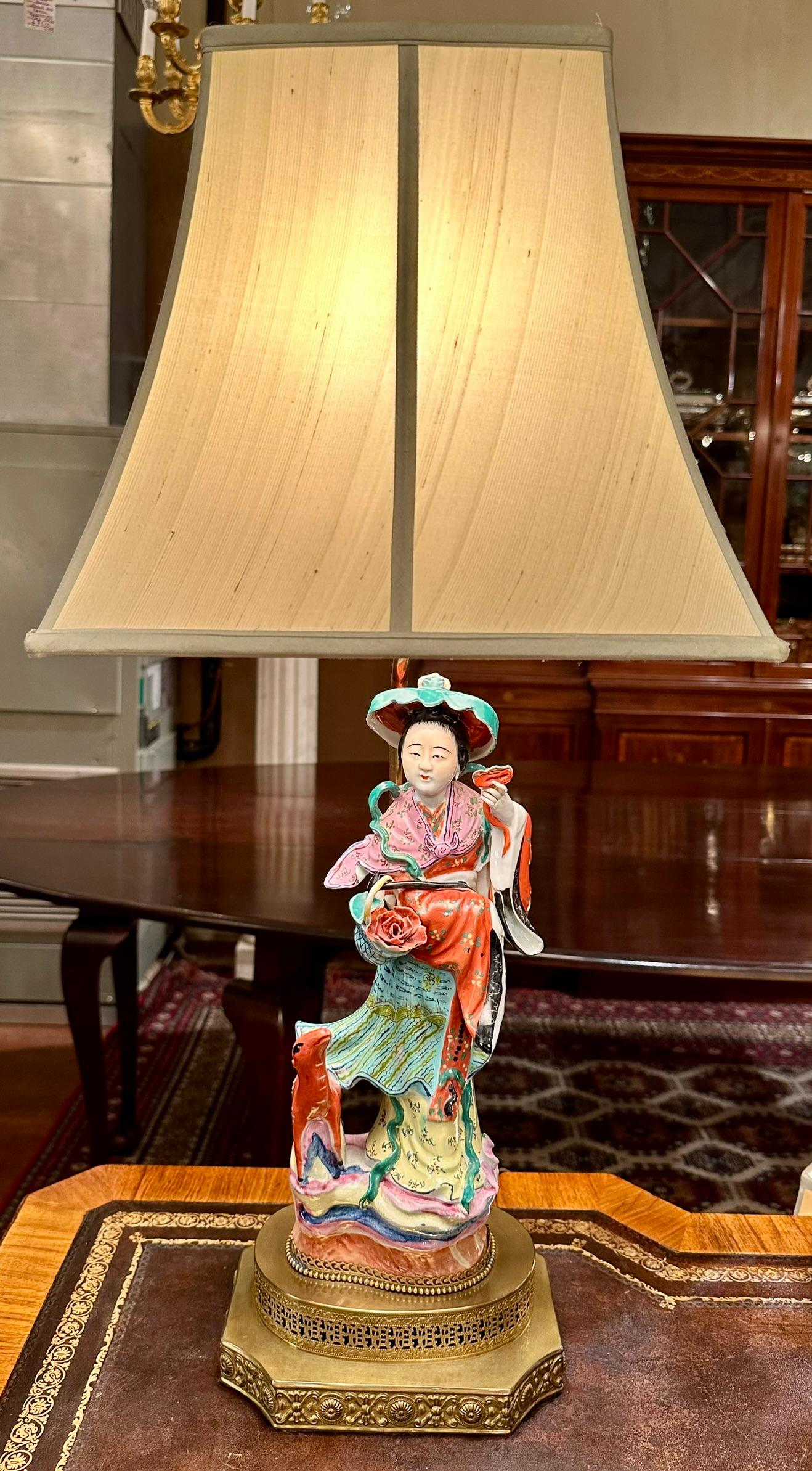 Pair Antique Late 19th Century Chinese Porcelain Figural Lamps For Sale 2