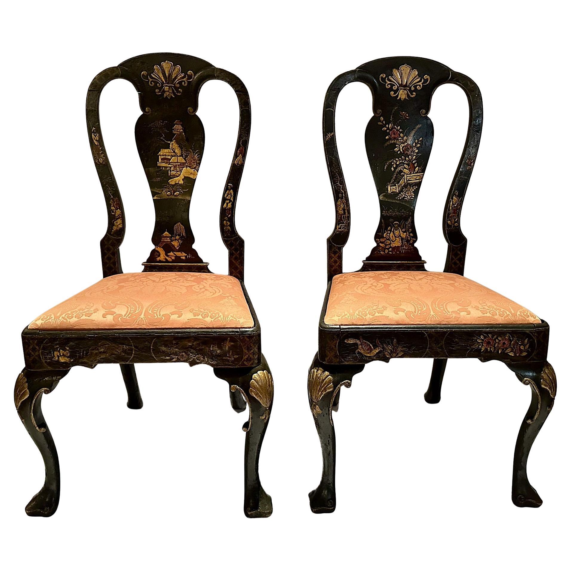 Chinoiseries Paire de chaises d'appoint anciennes de la fin du 19e siècle, laquées à la Chinoiserie anglaise. en vente
