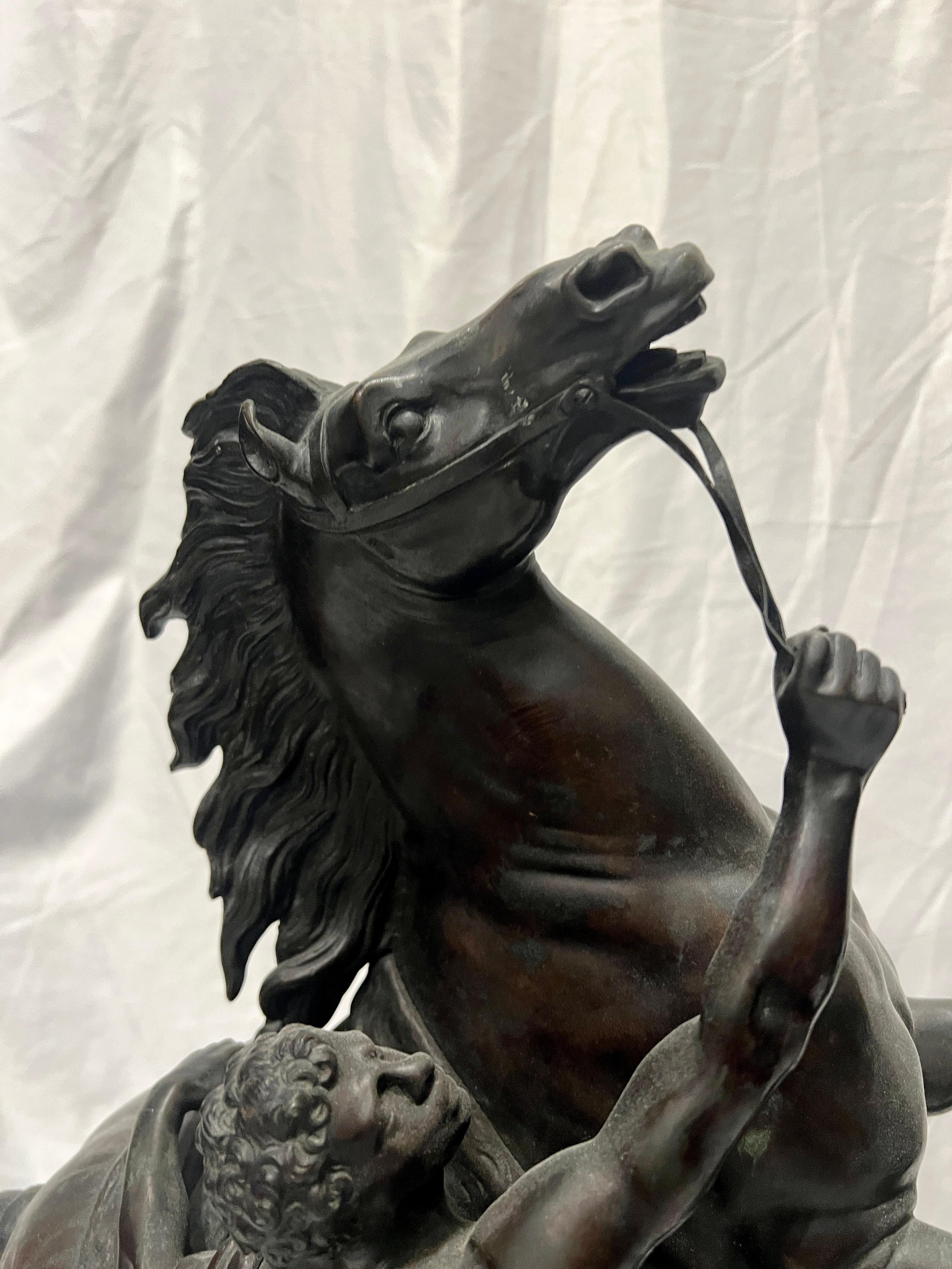 XIXe siècle Paire de moulures en bronze anciennes de la fin du 19ème siècle signées « Horses of Marley » en France en vente