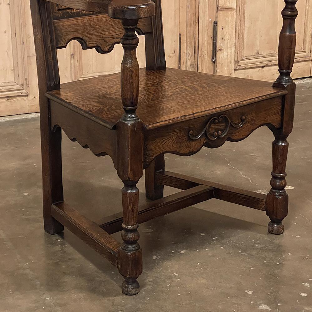Paar antike Liegoise-Sessel aus massiver Eiche, Louis XIV.-Stil im Angebot 5