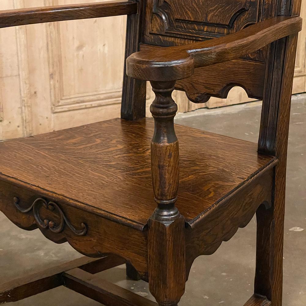 Paar antike Liegoise-Sessel aus massiver Eiche, Louis XIV.-Stil im Angebot 9