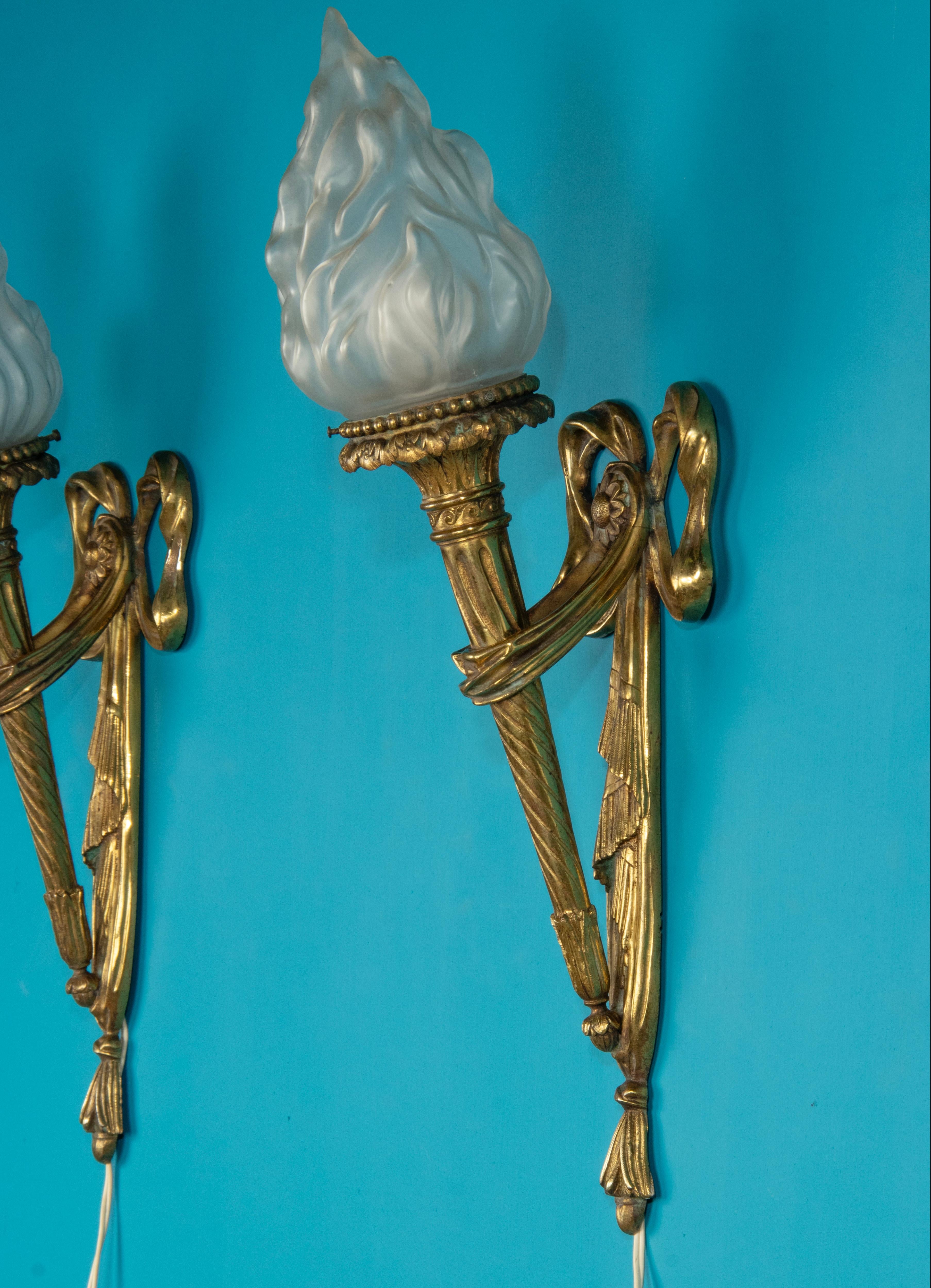 Paar Antike Louis XVI Stil Bronze Wandleuchten / Wandlampen Fackeln im Angebot 10