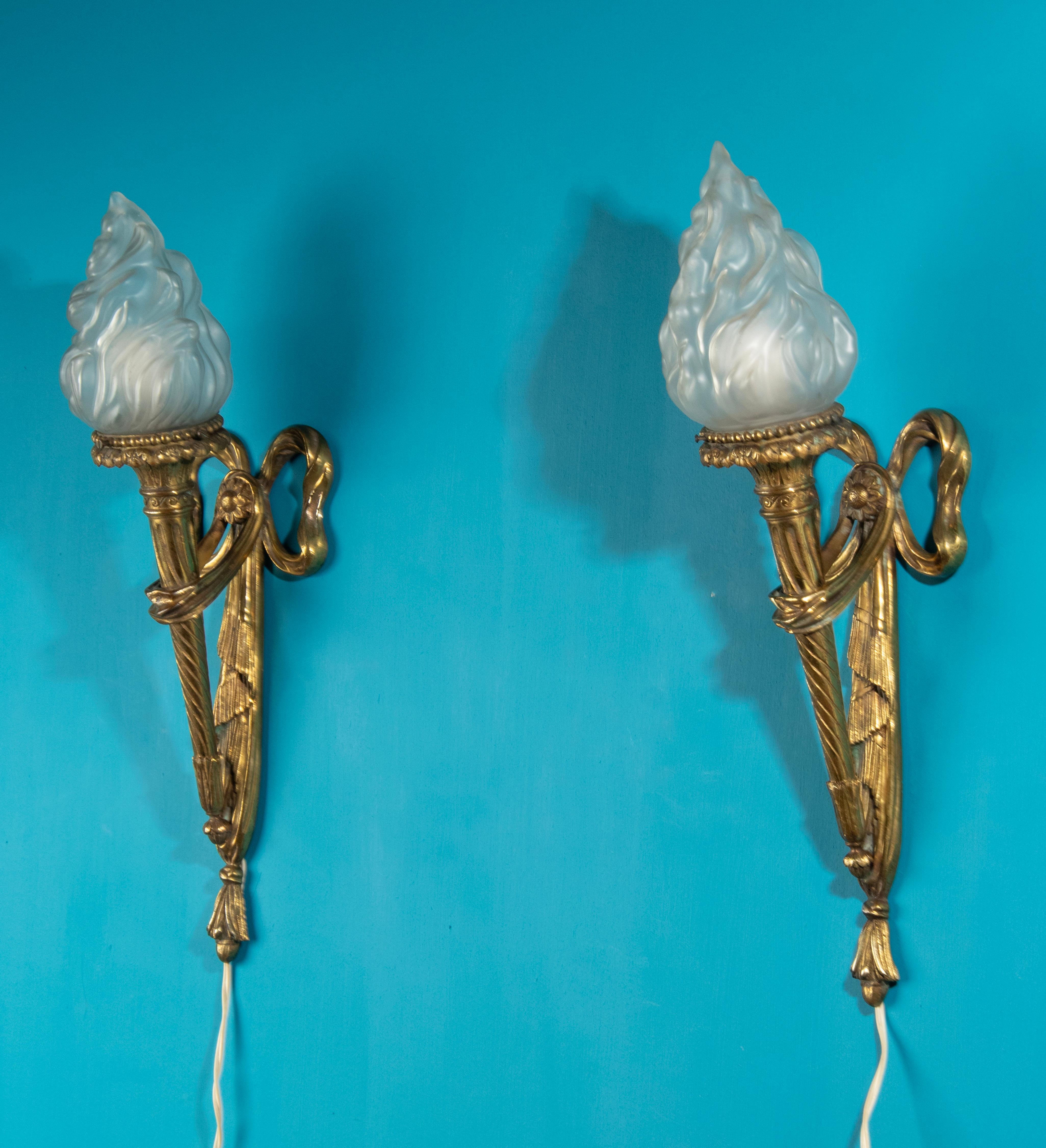 Paar Antike Louis XVI Stil Bronze Wandleuchten / Wandlampen Fackeln im Zustand „Gut“ im Angebot in Casteren, Noord-Brabant
