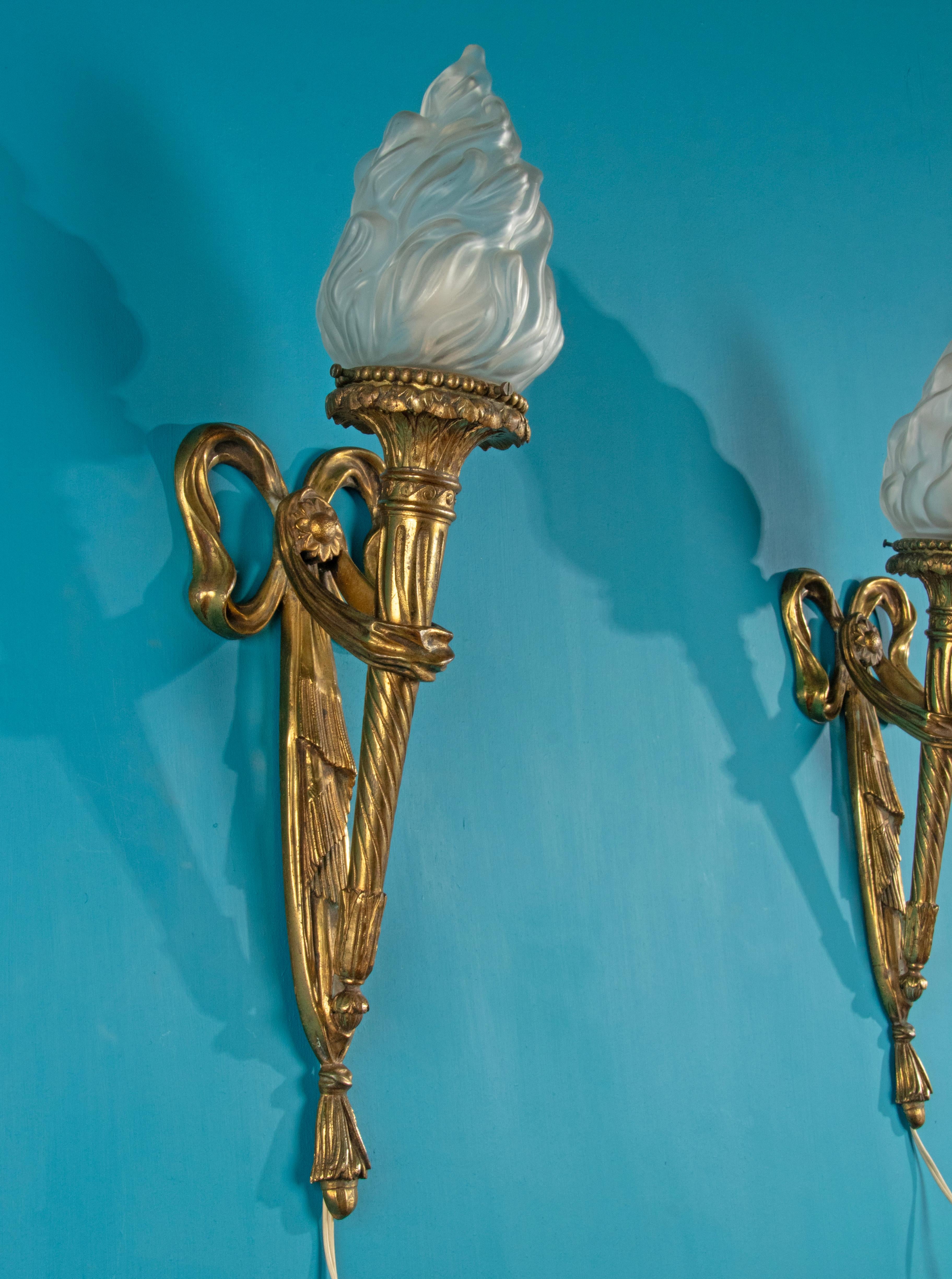 Paar Antike Louis XVI Stil Bronze Wandleuchten / Wandlampen Fackeln (20. Jahrhundert) im Angebot