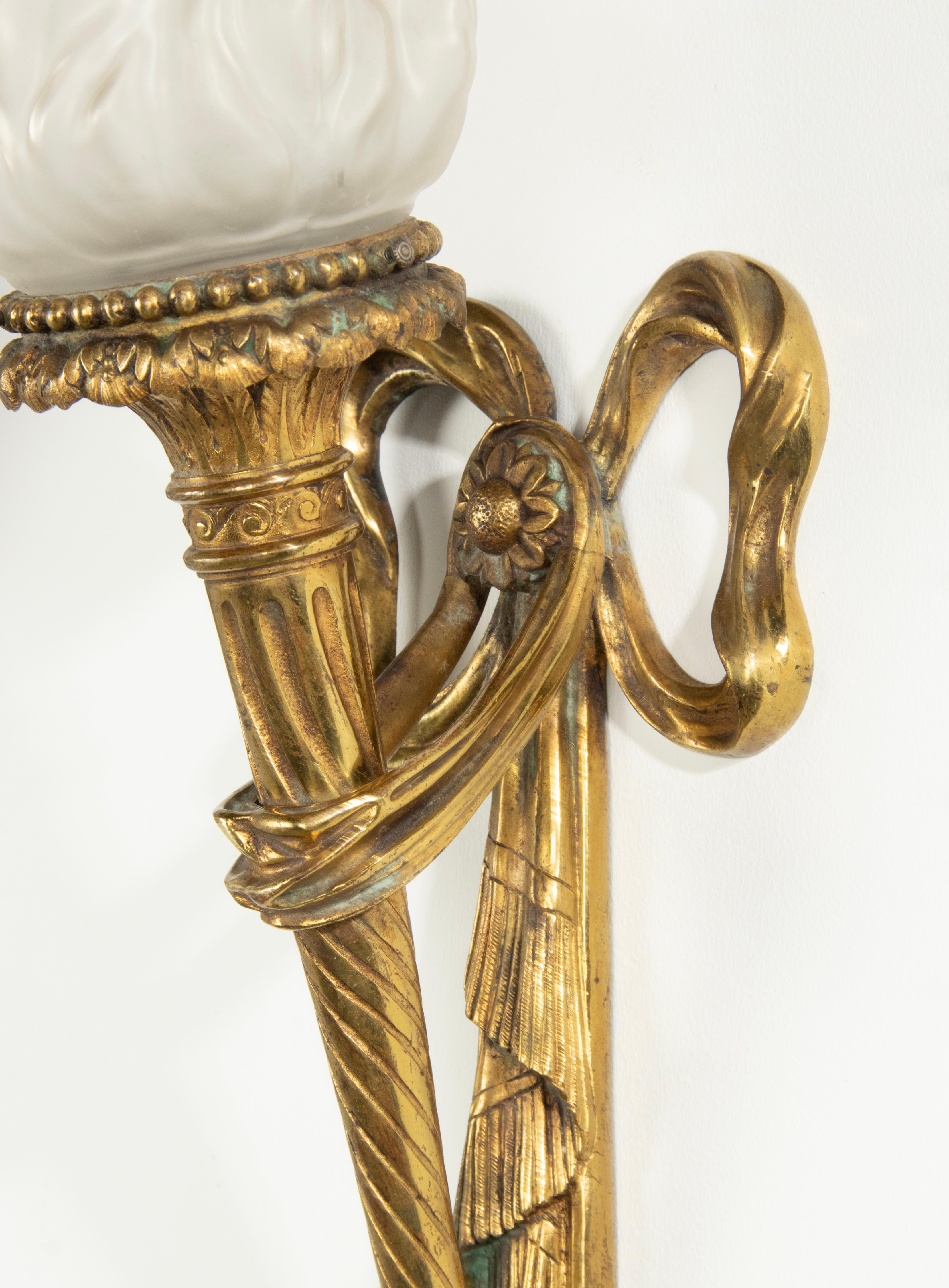 Paar Antike Louis XVI Stil Bronze Wandleuchten / Wandlampen Fackeln im Angebot 1