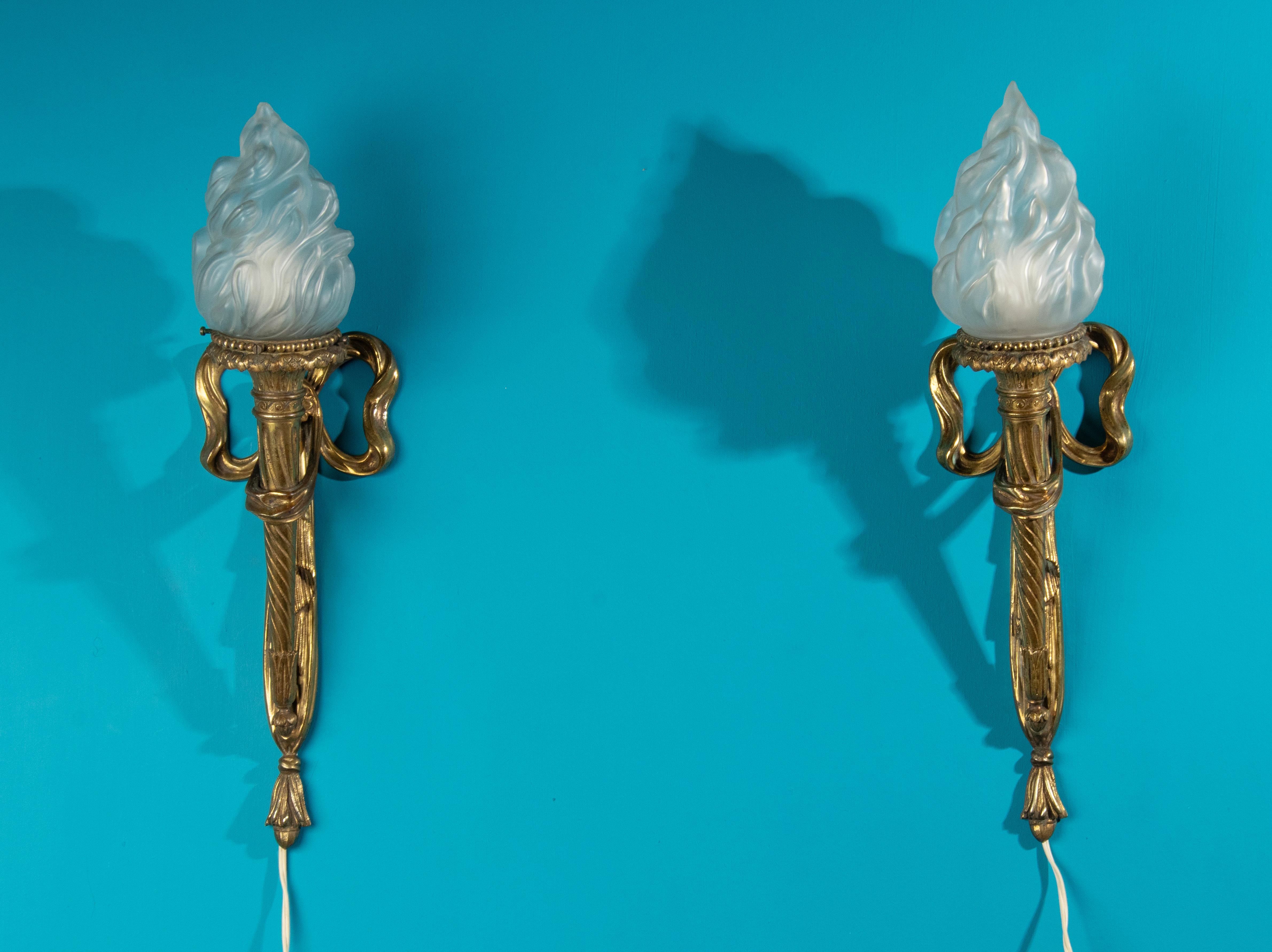 Paar Antike Louis XVI Stil Bronze Wandleuchten / Wandlampen Fackeln im Angebot 3