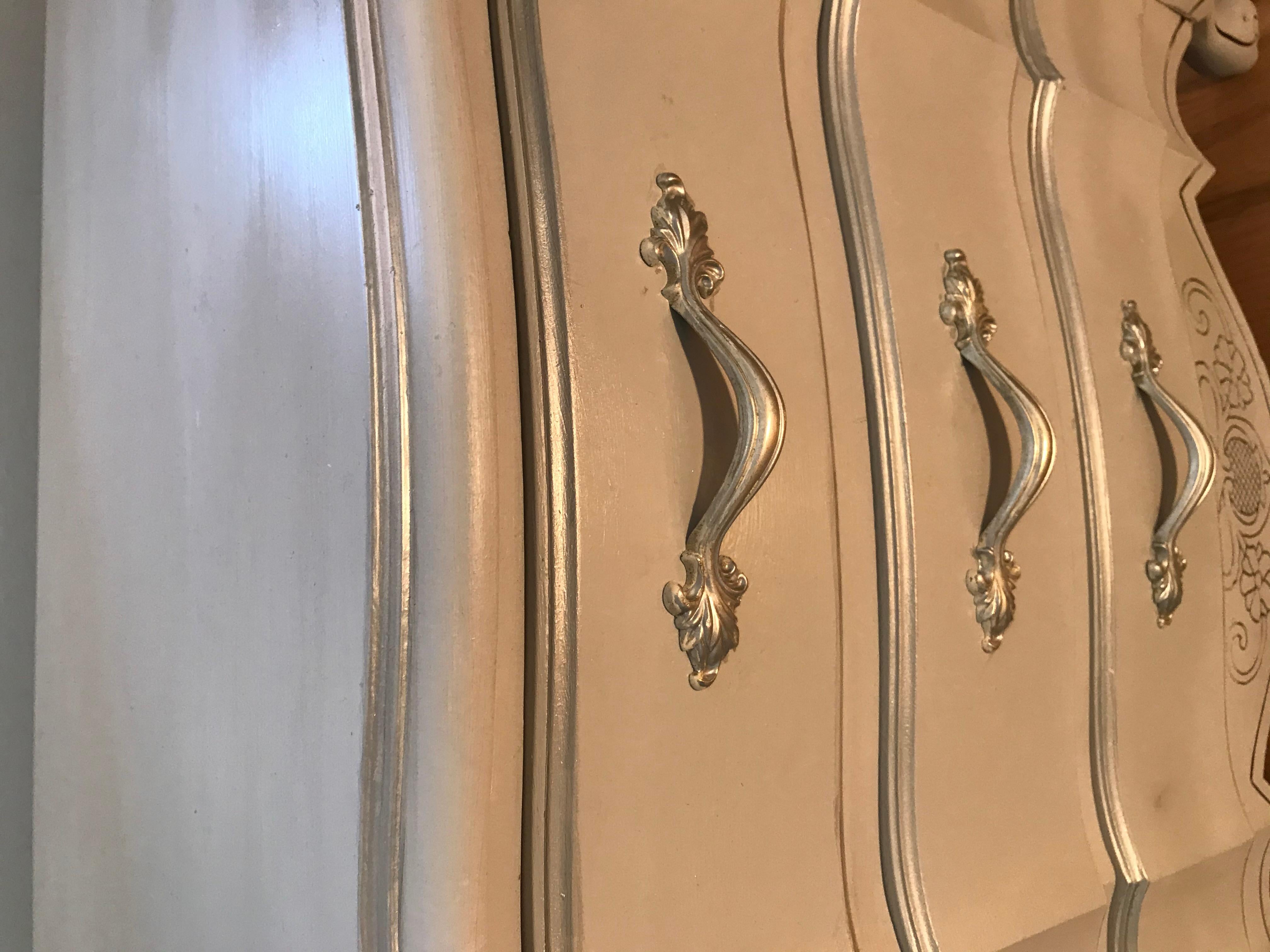 Pair Antique Gustavian Style Gray Commodes Nightstands In Good Condition For Sale In Boca Raton, FL