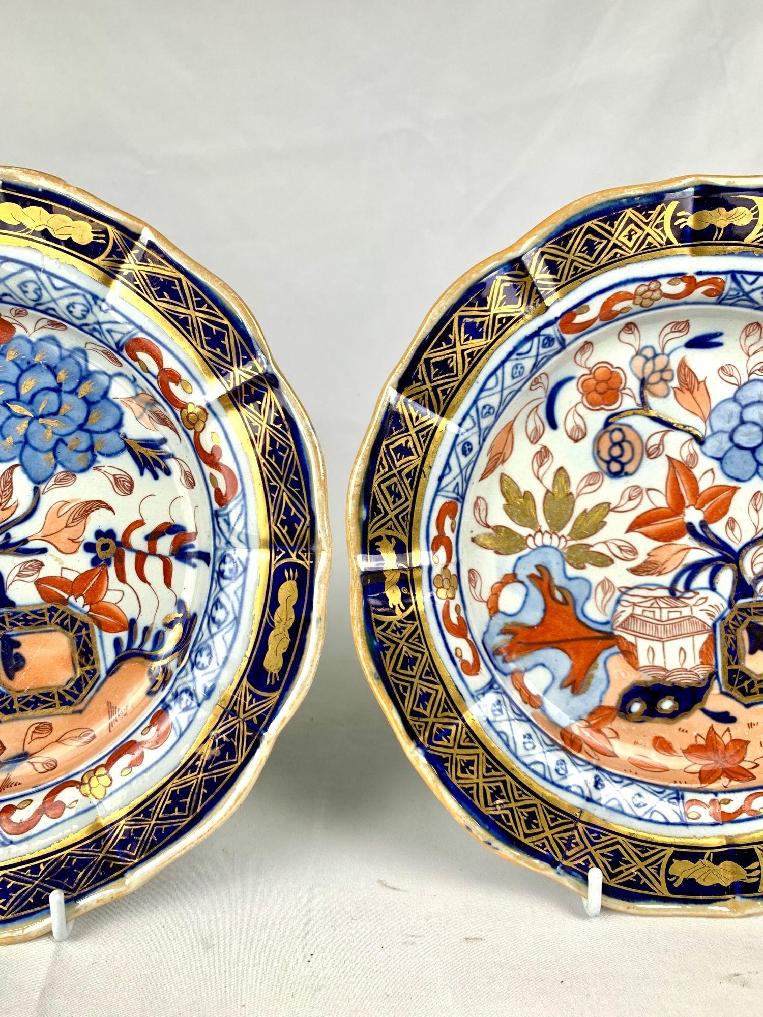 English Pair Antique Mason's Ironstone Plates Imari Palette with Gilt, England Ca. 1815 For Sale