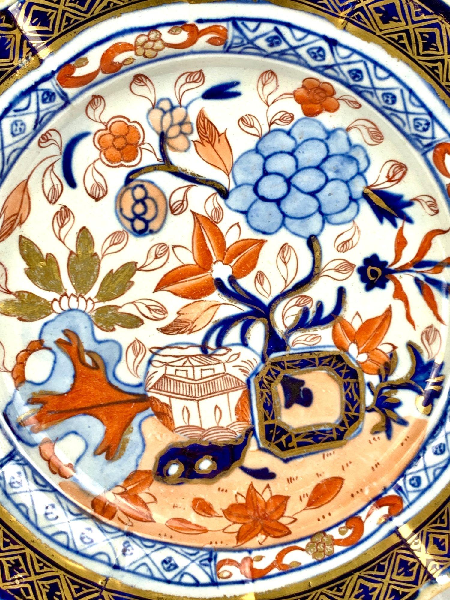 Pair Antique Mason's Ironstone Plates Imari Palette with Gilt, England Ca. 1815 In Good Condition For Sale In Katonah, NY
