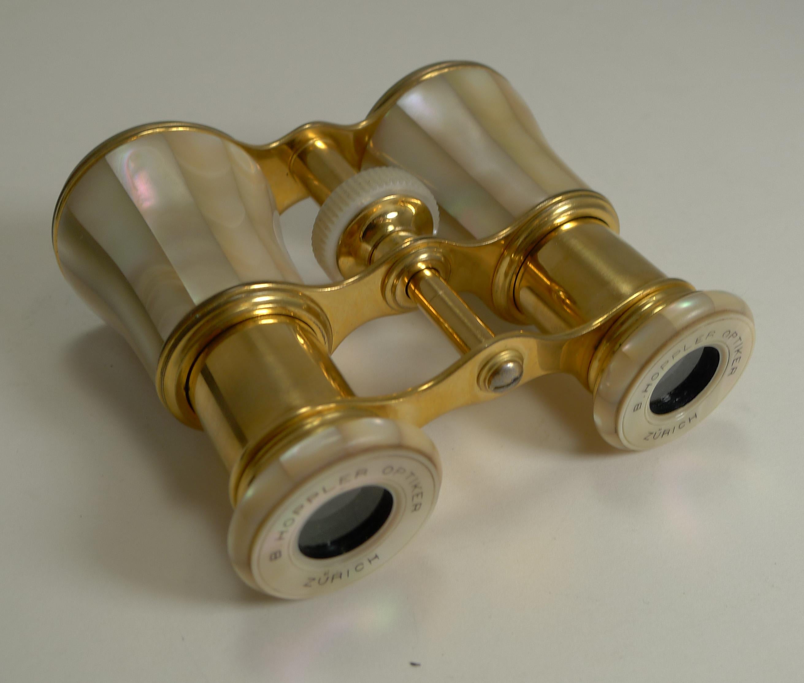 Mother-of-Pearl Pair of Antique Mother of Pearl Opera Glasses by Lemaire, Paris circa 1890