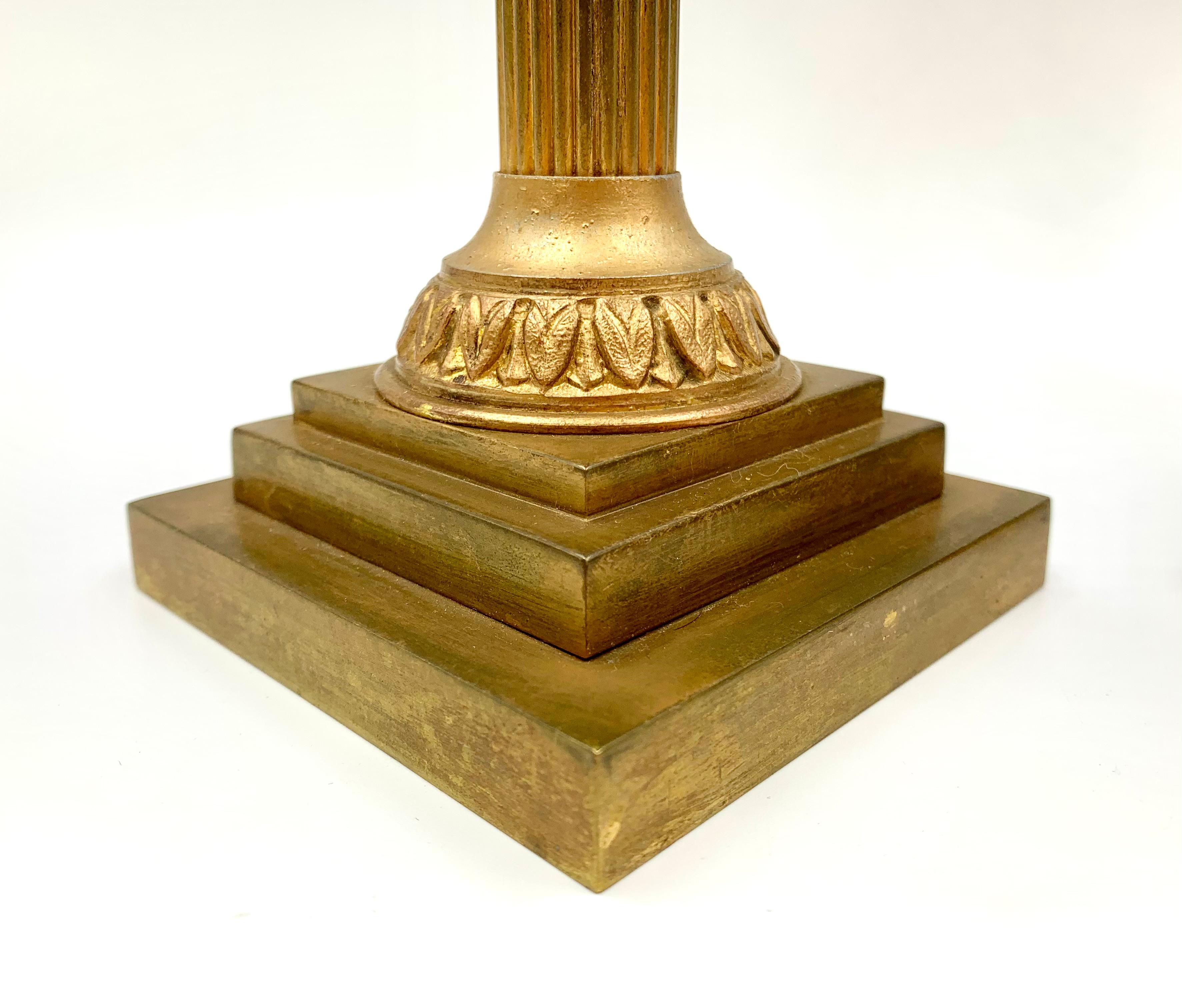 Pair Antique Neoclassical Style Corinthian Column Gilt Bronze Candle Holders In condizioni buone in vendita a New York, NY