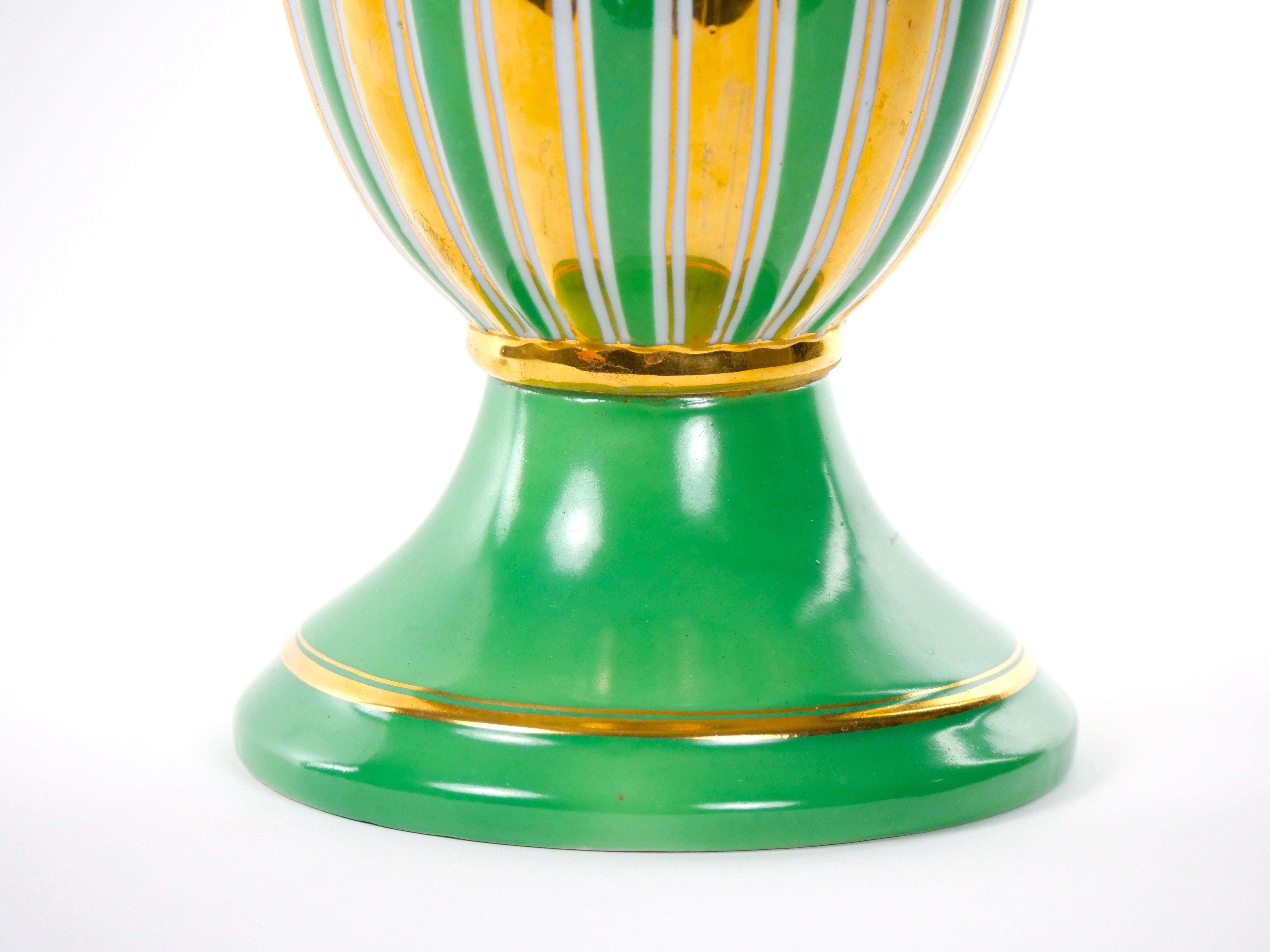 Pair Early 20th Century Paris Porcelain Parcel Gilt / Hand Painted Vases For Sale 3