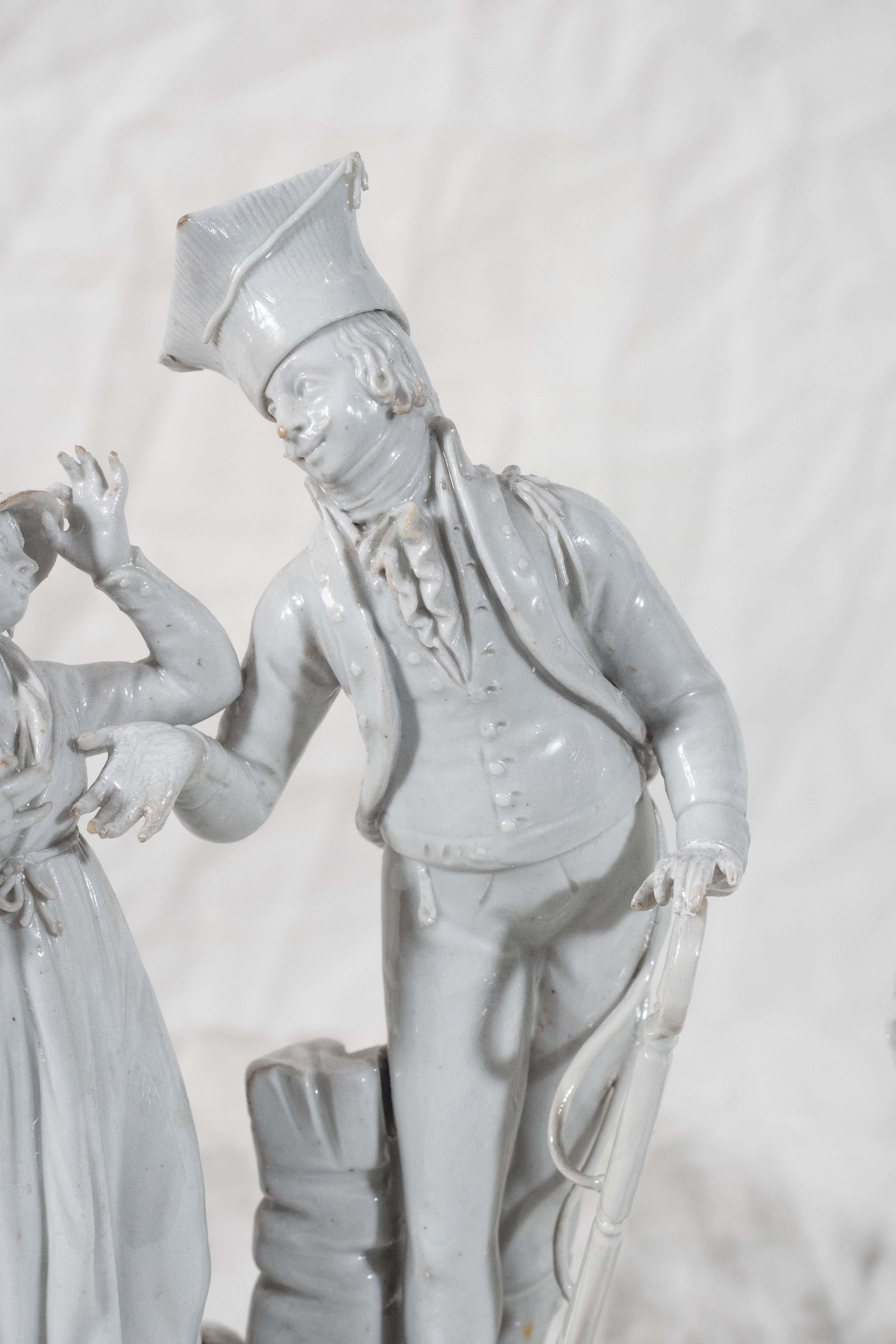 2 Pares Estatuas Antiguas de Porcelana S. XVIII Colección del Museo Metropolitano Le Nove Rococó en venta