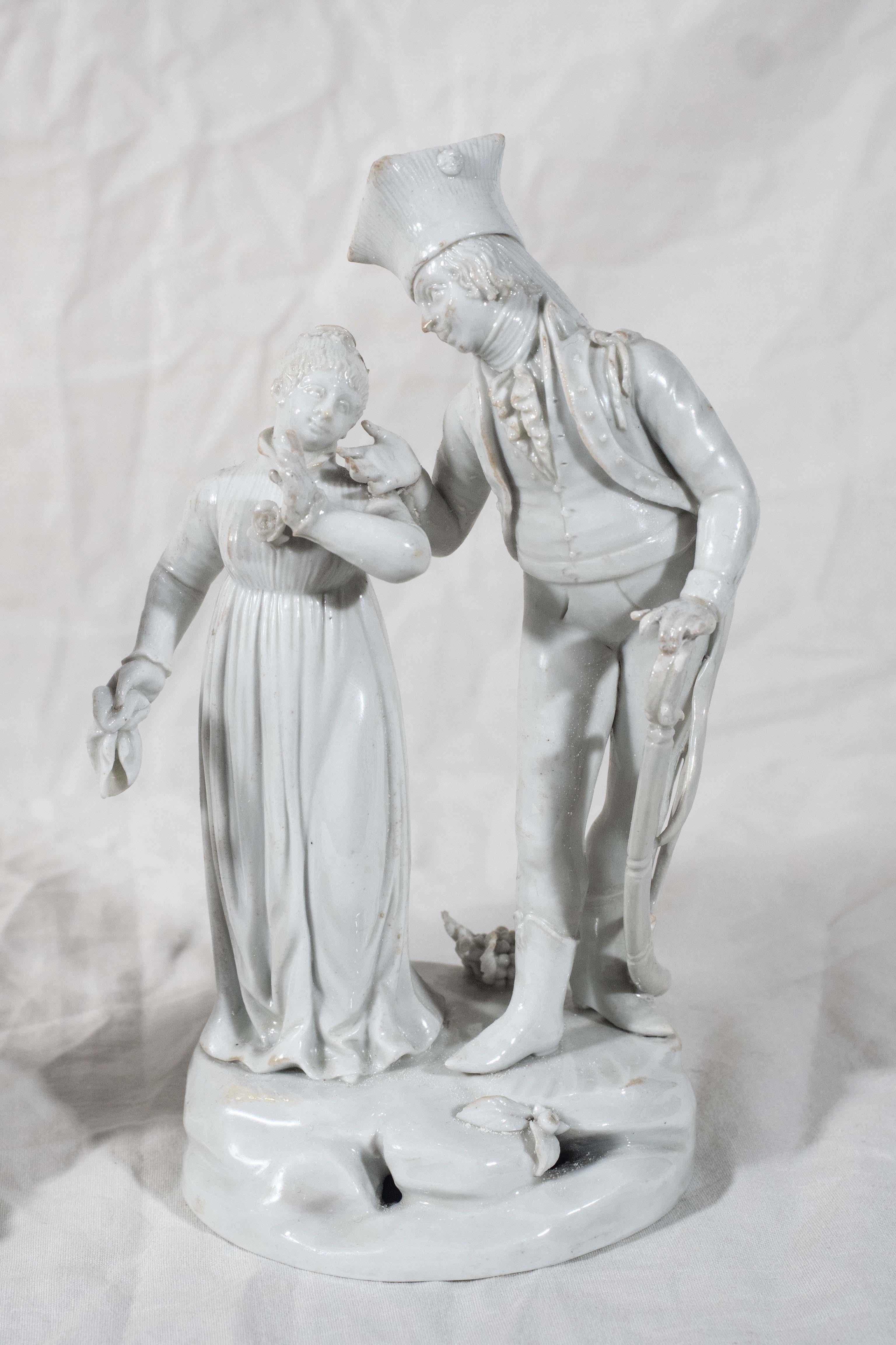 2 Pares Estatuas Antiguas de Porcelana S. XVIII Colección del Museo Metropolitano Le Nove Glaseado en venta