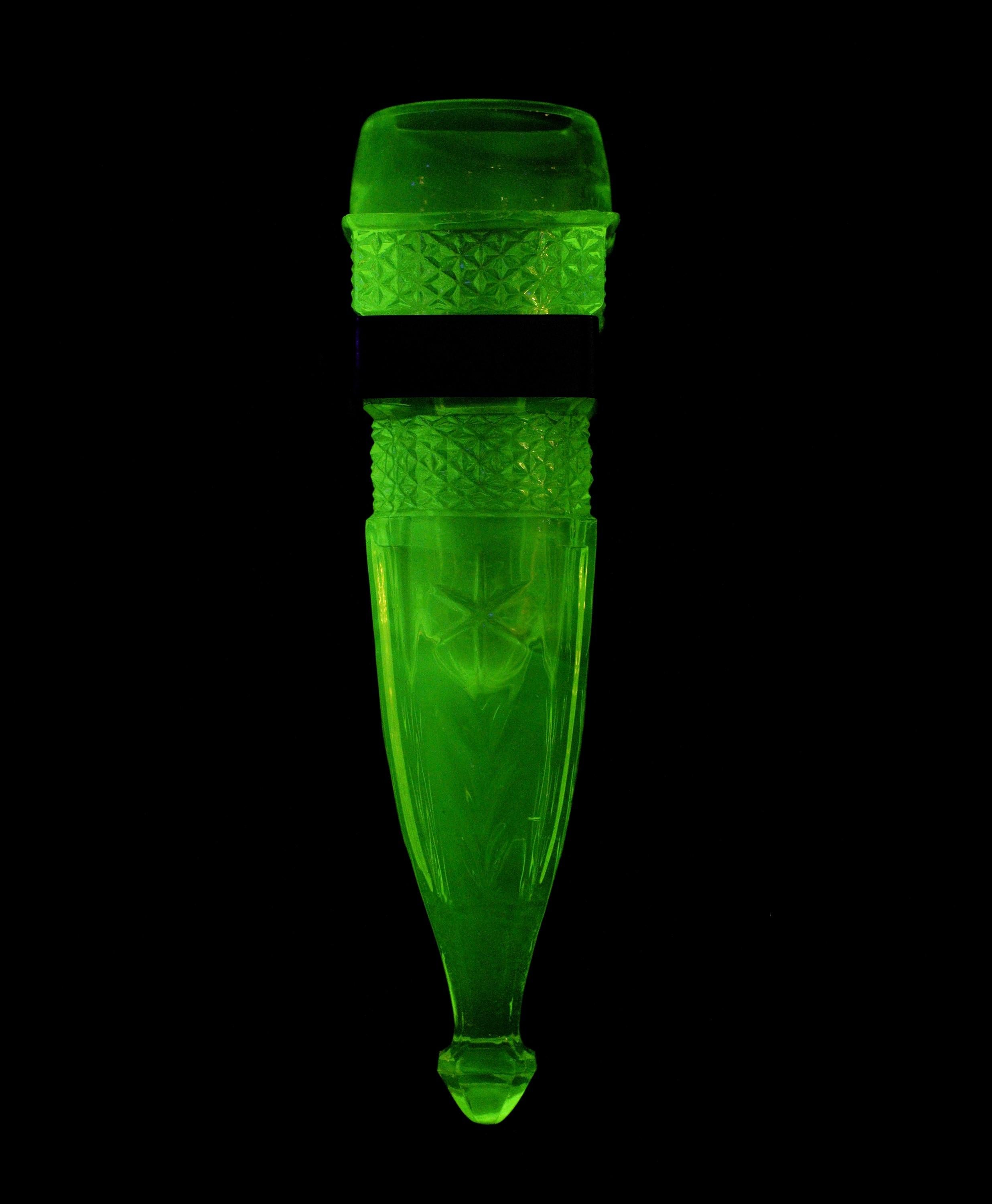 Pair Antique Rare Auto Bud Green Uranium Glass Vases 3