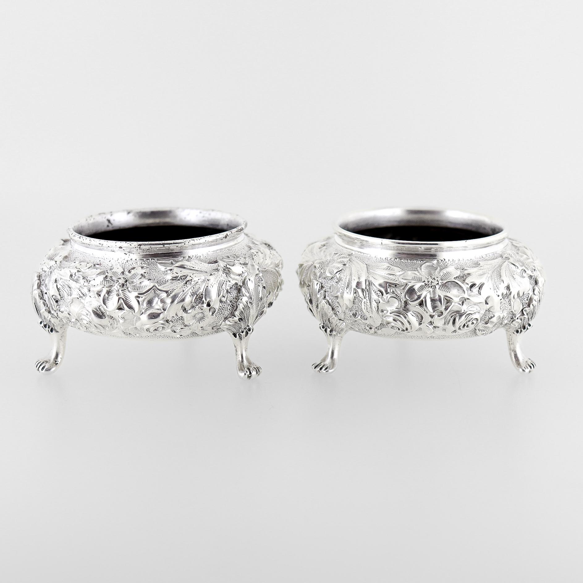 American Pair Antique Ritter & Sullivan Baltimore Sterling Silver Repousse Salt Cellars For Sale