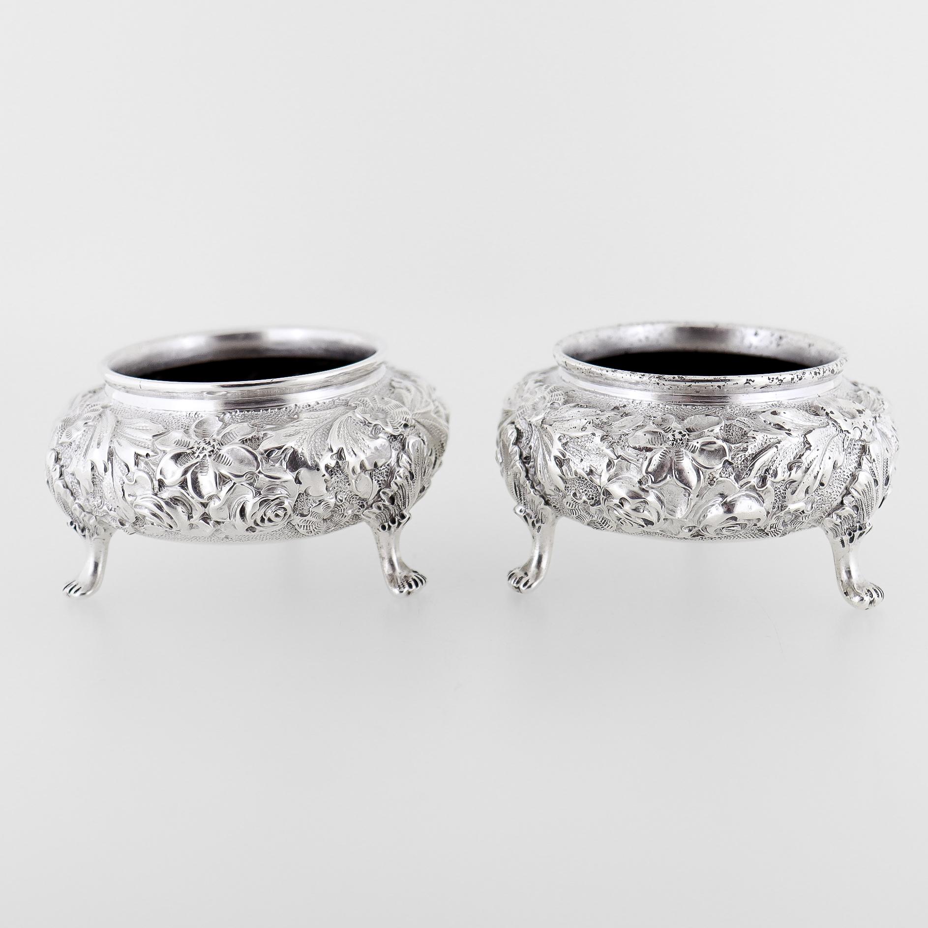 20th Century Pair Antique Ritter & Sullivan Baltimore Sterling Silver Repousse Salt Cellars For Sale