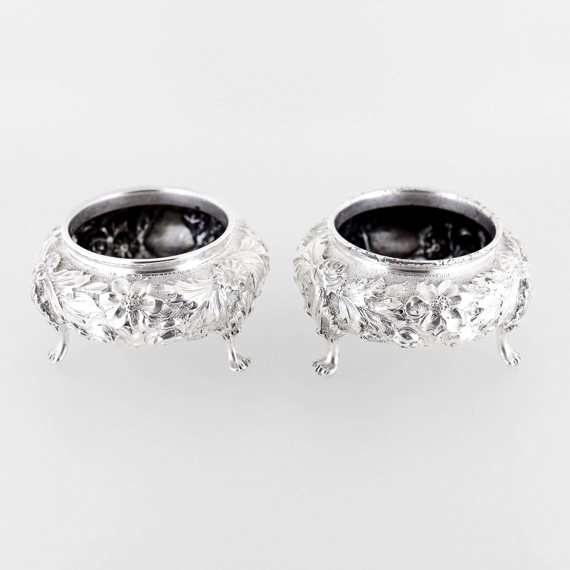 Pair Antique Ritter & Sullivan Baltimore Sterling Silver Repousse Salt Cellars For Sale 1