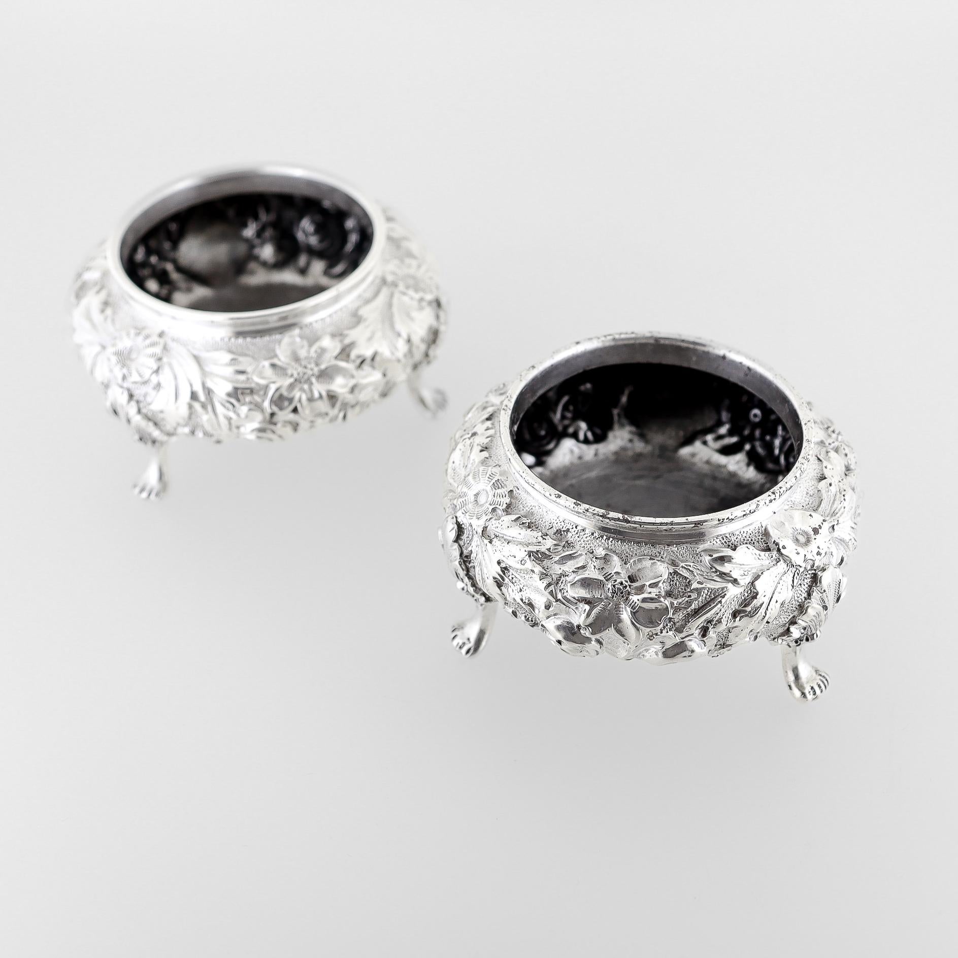 Pair Antique Ritter & Sullivan Baltimore Sterling Silver Repousse Salt Cellars For Sale 2