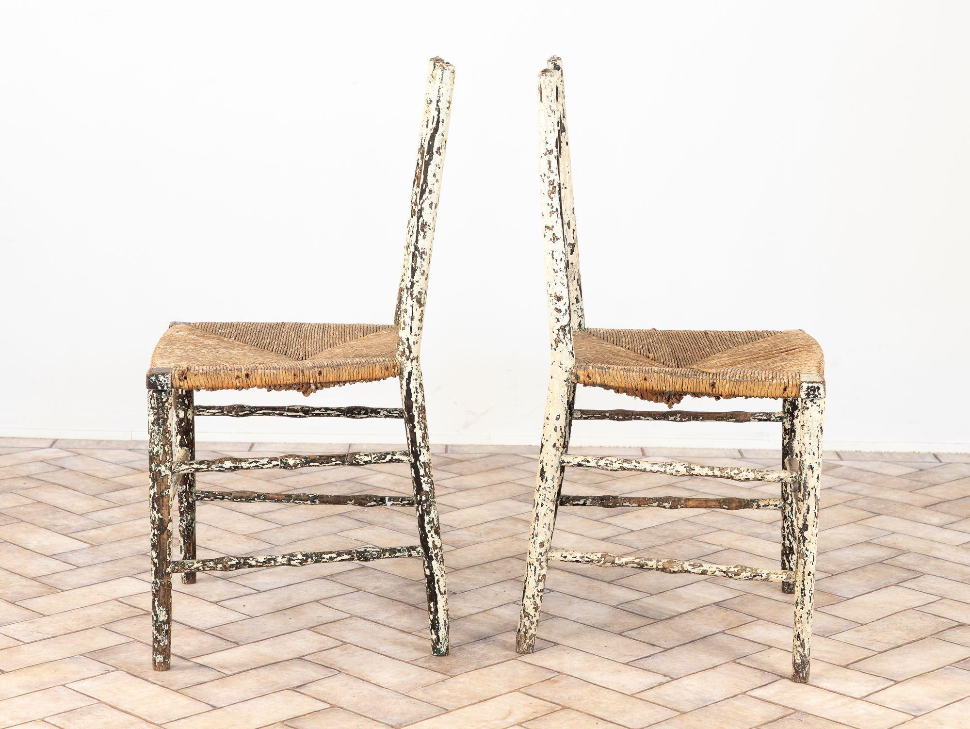 20ième siècle Paire de chaises de salle à manger anciennes à siège en jonc, Angleterre, années 1920 en vente