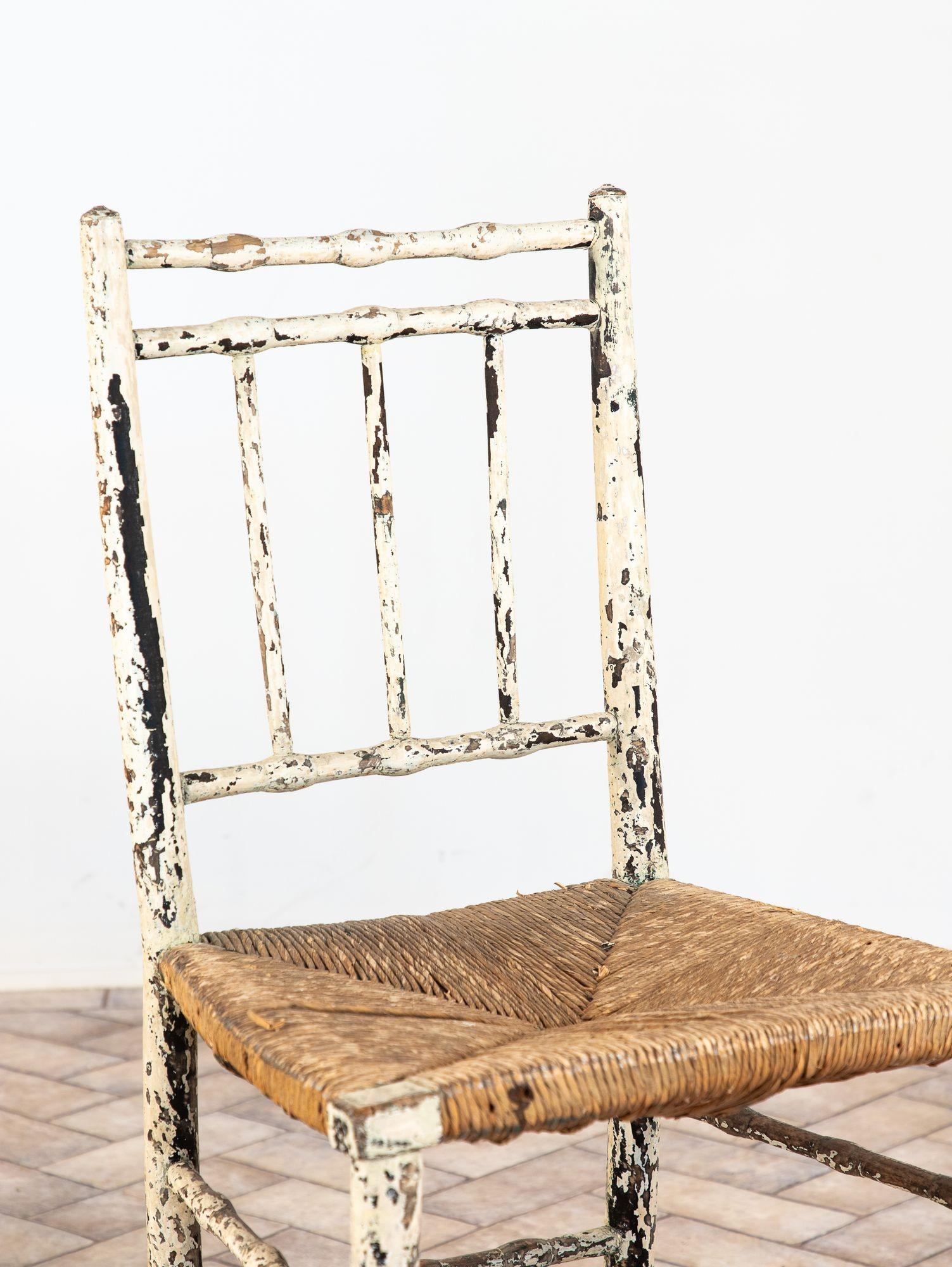 Paire de chaises de salle à manger anciennes à siège en jonc, Angleterre, années 1920 en vente 3