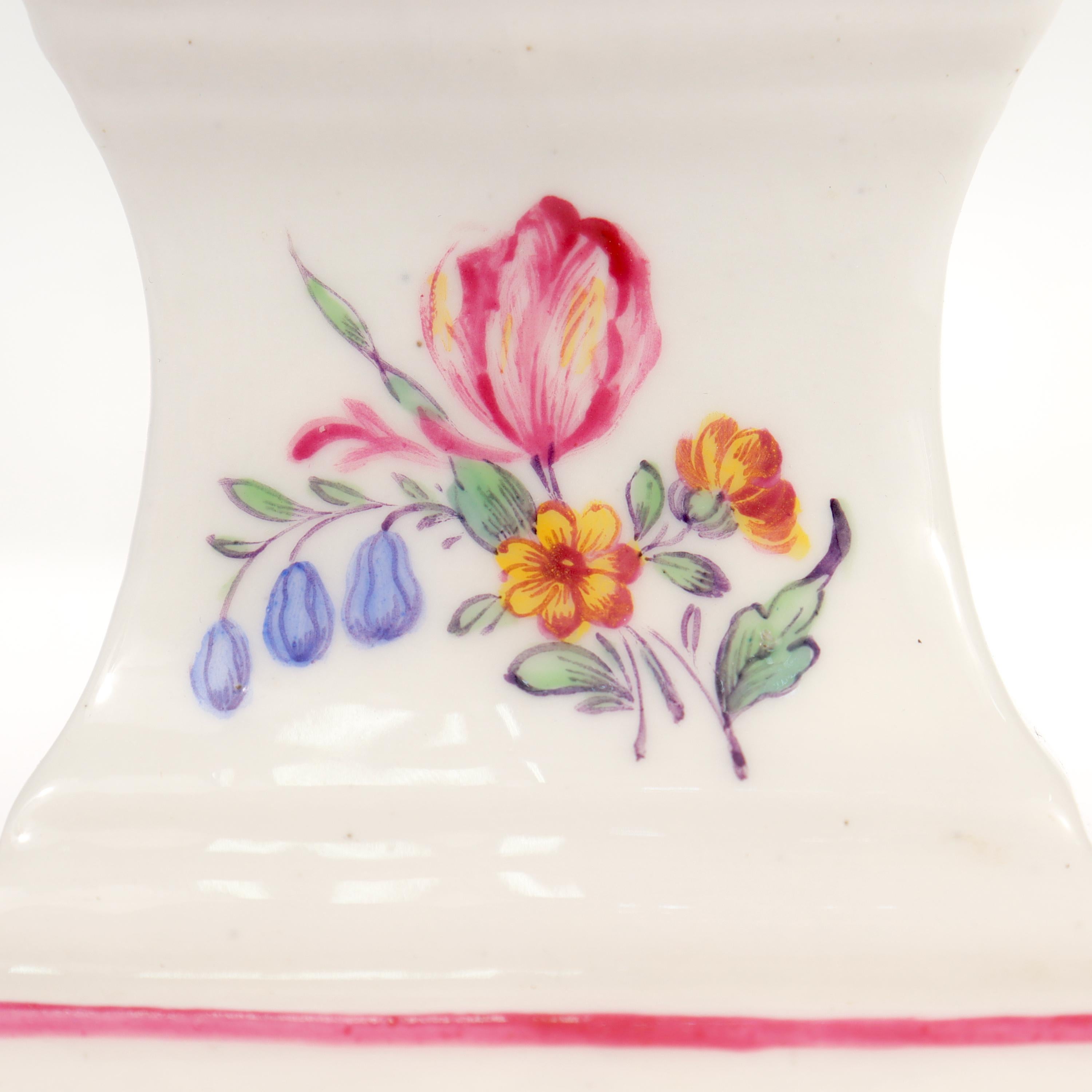 Pair Antique Samson Mennecy Style Tole Peinte & Porcelain Flower Vases/Cachepots For Sale 3