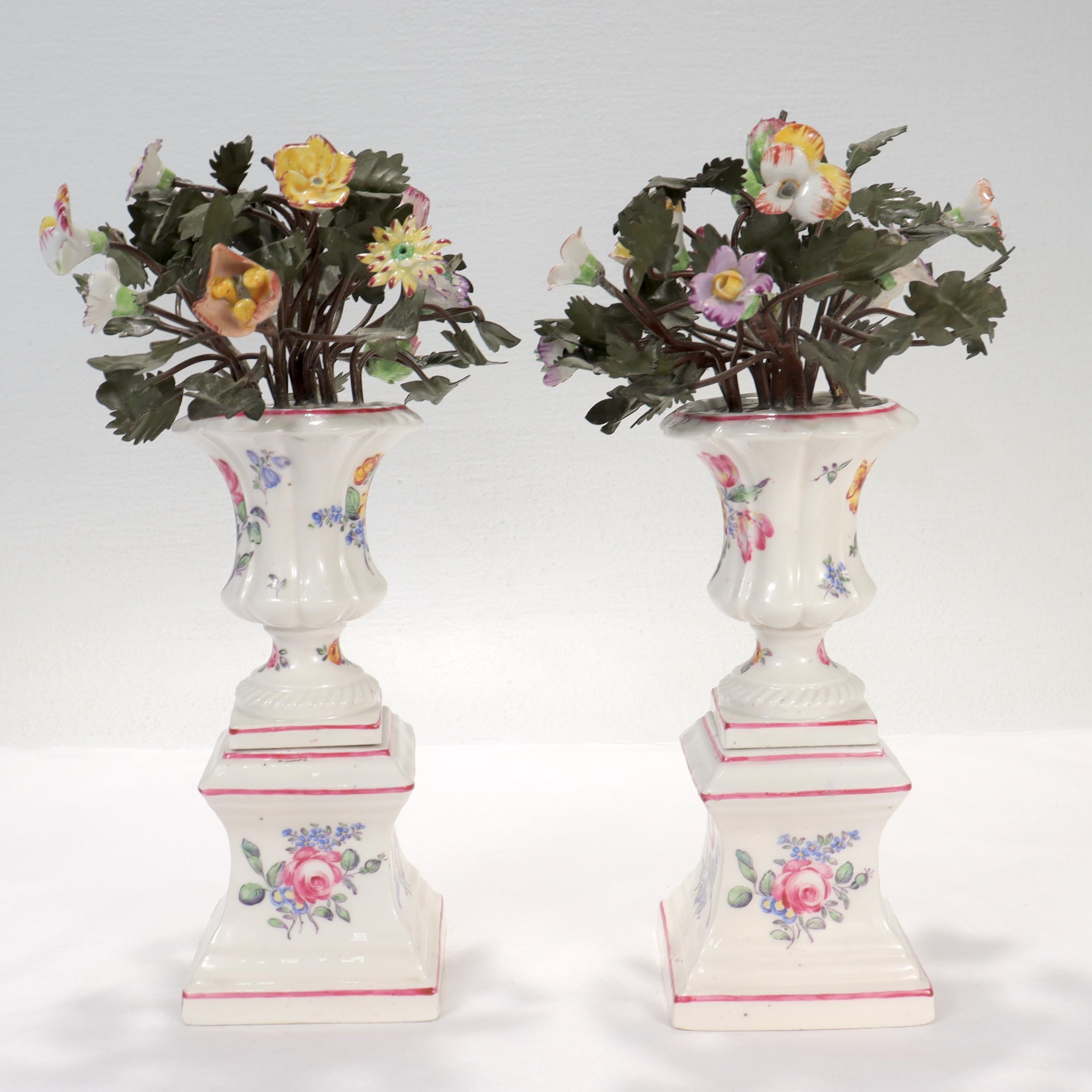 Pair Antique Samson Mennecy Style Tole Peinte & Porcelain Flower Vases/Cachepots In Good Condition For Sale In Philadelphia, PA