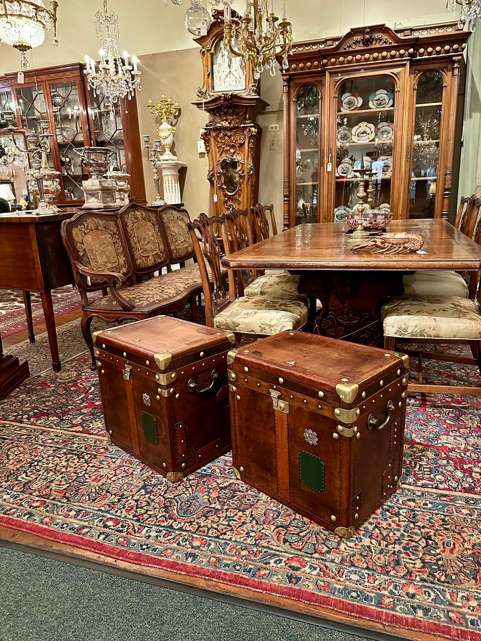Coppia di antichi bauli militari in pelle e ottone della fanteria leggera scozzese, Circa 1900 in vendita 2