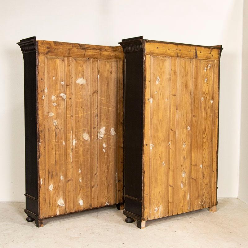 Pair, Antique Set of Black Painted Bookcases Display Cabinets In Good Condition In Round Top, TX