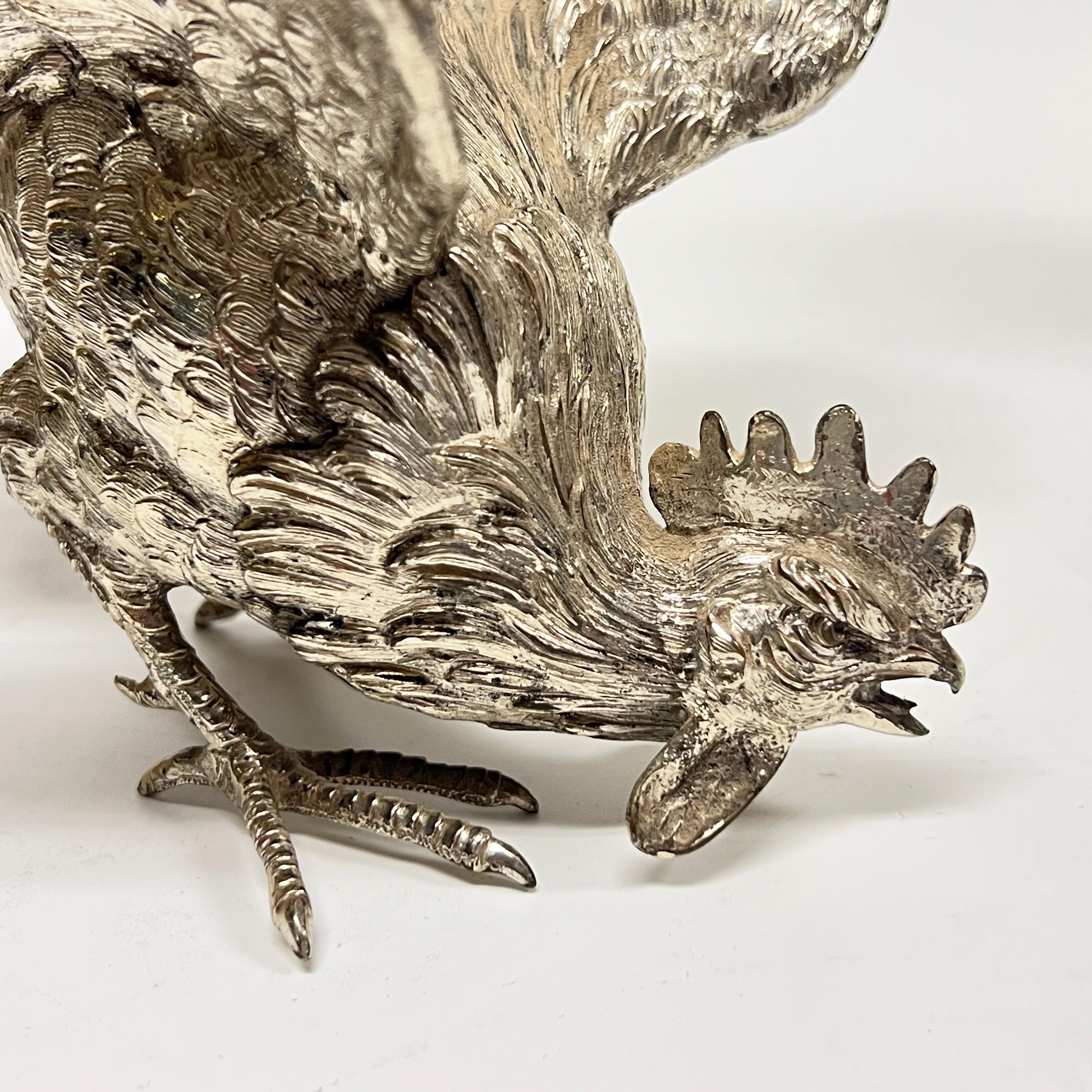 Pareja de Figurillas / Esculturas de Gallo de Plata Antiguas en venta 4