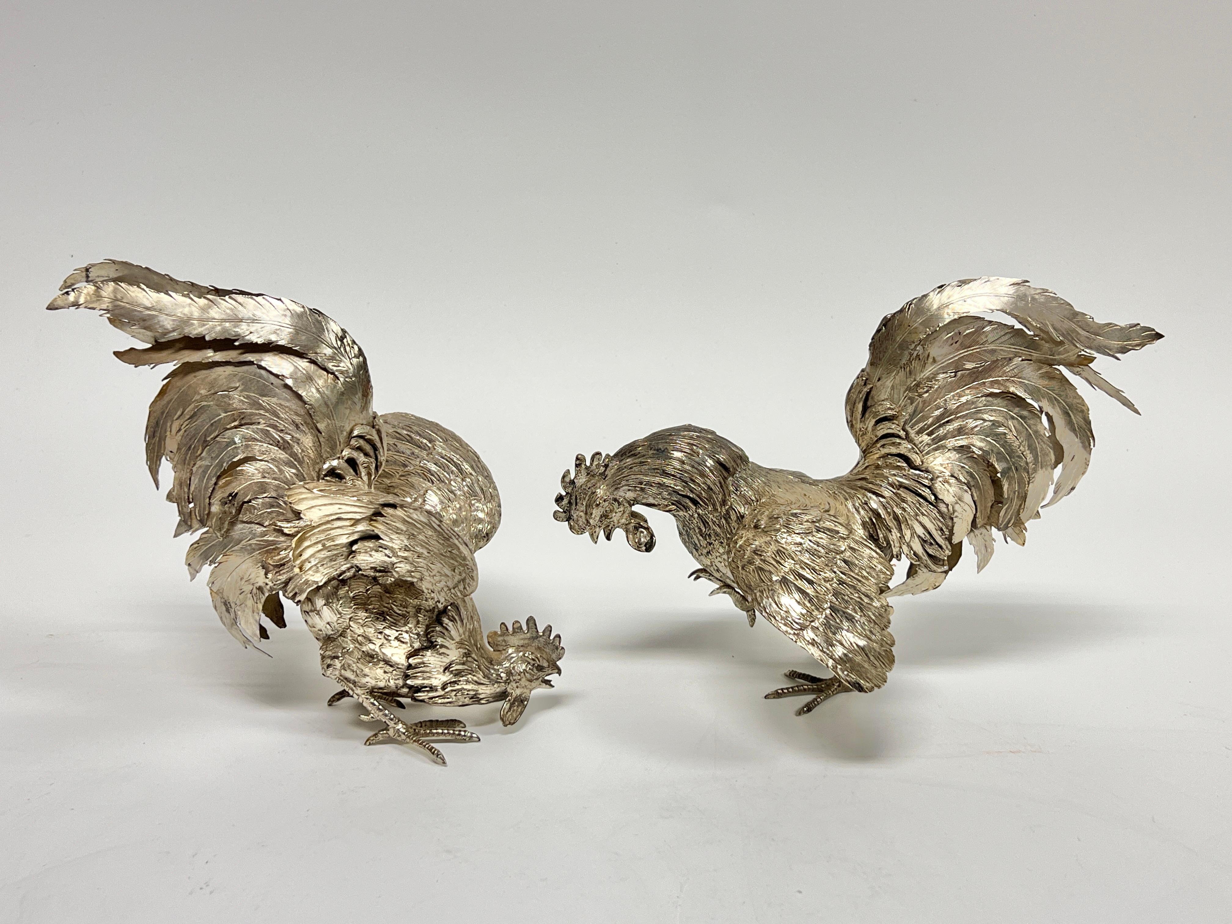 Pareja de Figurillas / Esculturas de Gallo de Plata Antiguas Europeo en venta