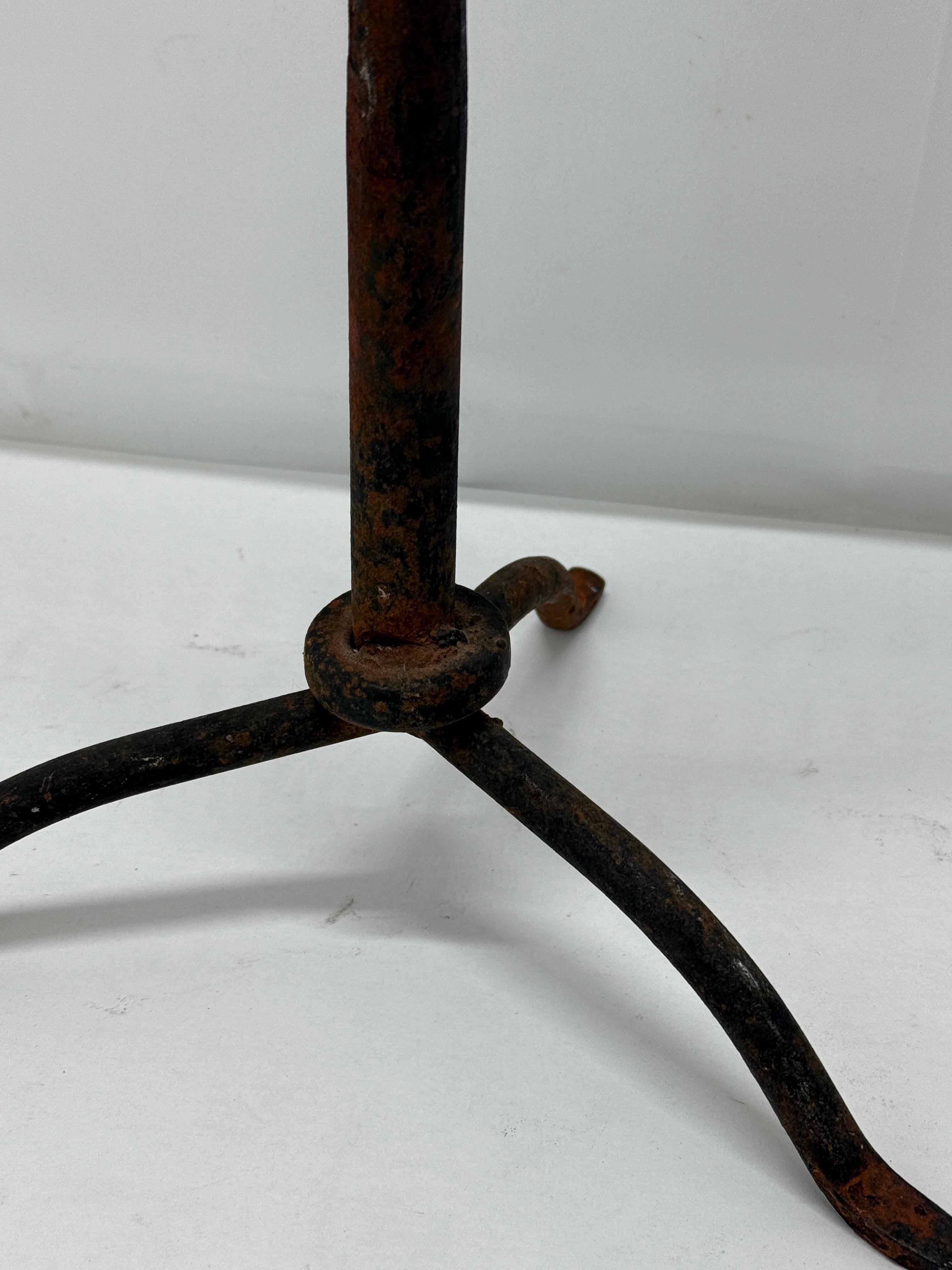 Pareja, Prickets Antiguos de Hierro Estilo Colonial Español en venta 3