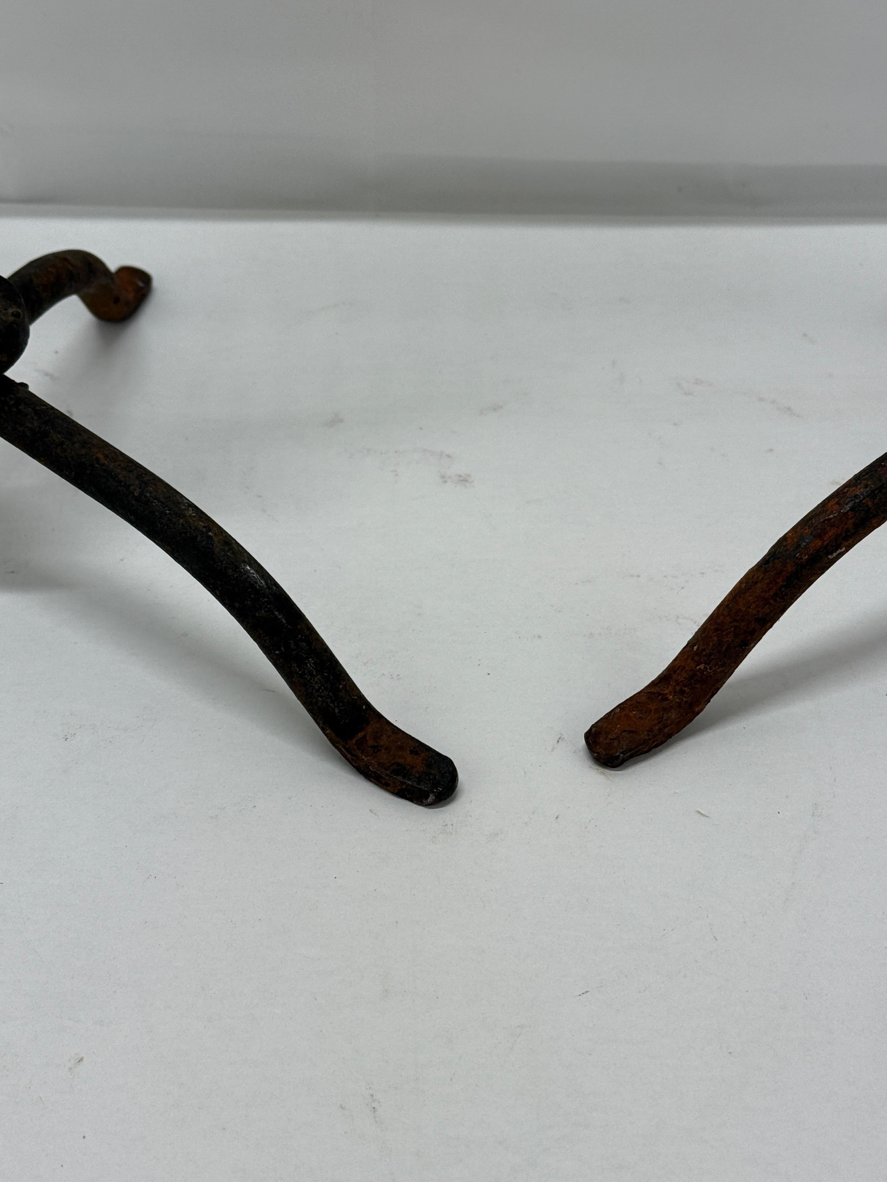 Pareja, Prickets Antiguos de Hierro Estilo Colonial Español en venta 4