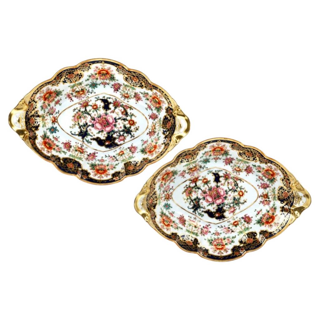 Pair Antique Spode Oval Shaped Dishes Decorated with Waterlilies England C-1825