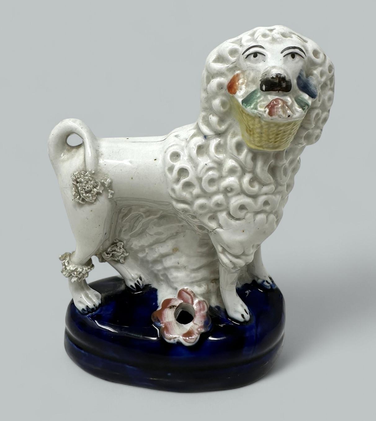 Paar antike Staffordshire Porzellan Pudel Hunde Federkielhalter 19. (Deutsch) im Angebot