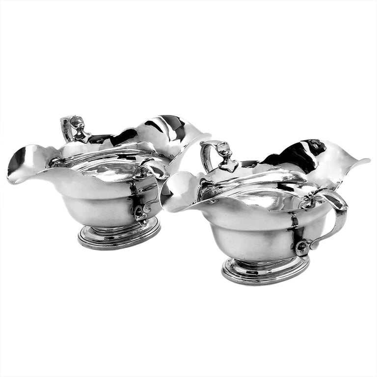 George I Pair Antique Sterling Silver Double Lipped Sauce Boats / Gravy Jugs 1908 / 9 For Sale