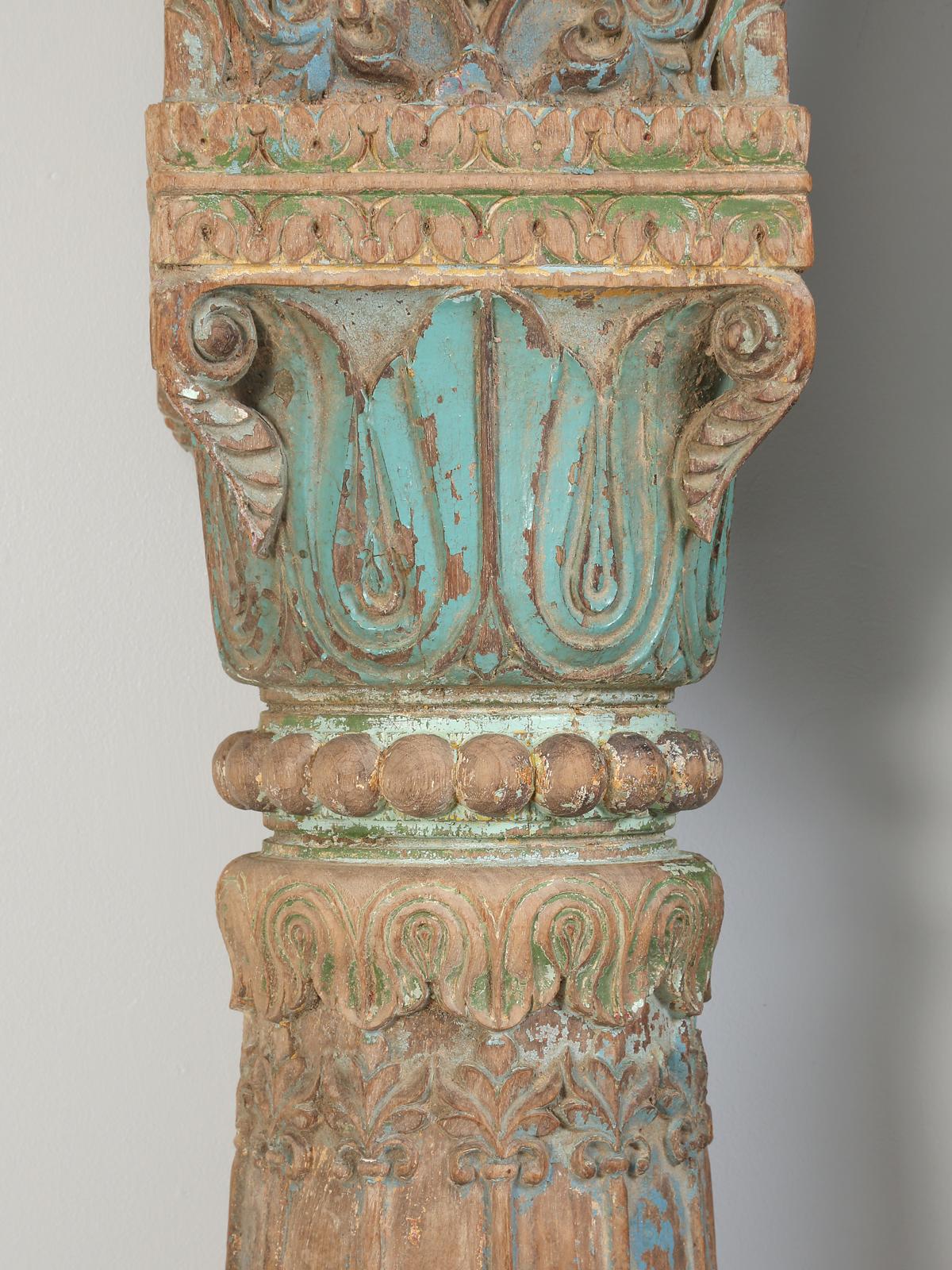 Paar antike Teakholzsäulen aus Indien in alter Farbe 6