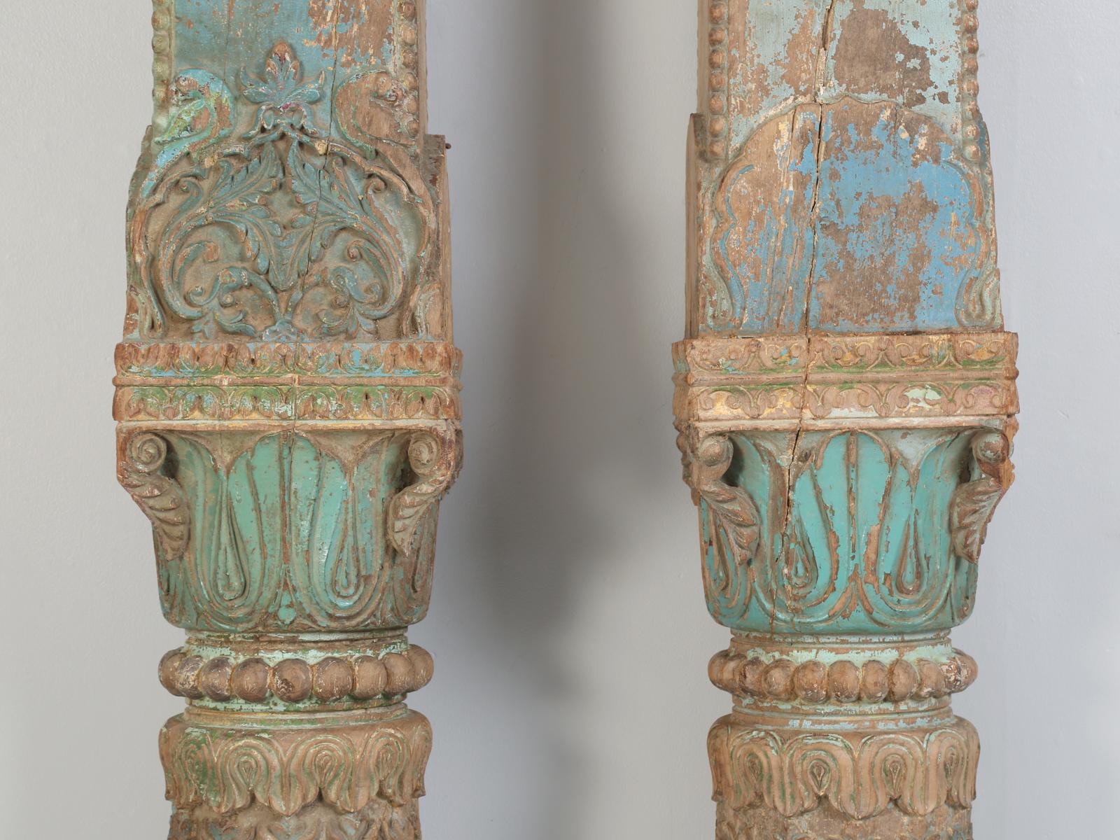 Paar antike Teakholzsäulen aus Indien in alter Farbe 12