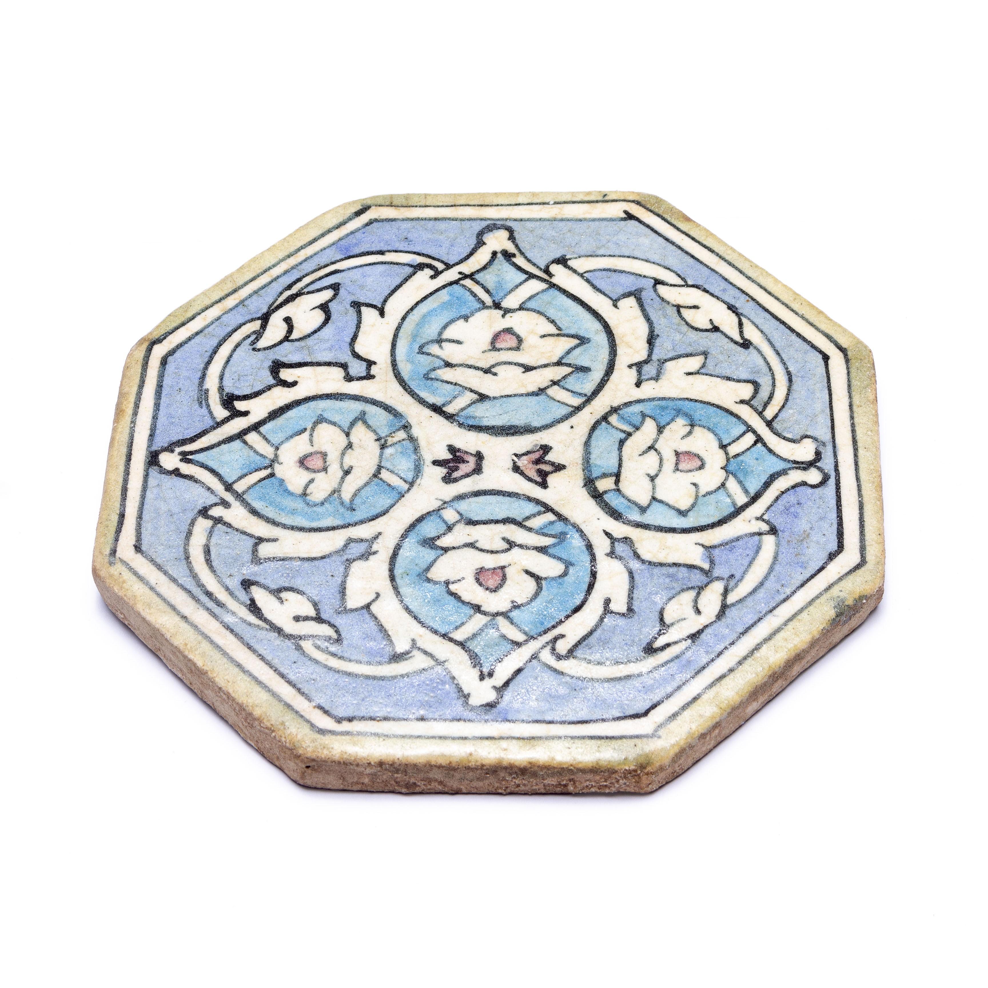 Raro par de azulejos antiguos octogonales con pintura a mano, perfectos para decoración mural u otra idea.
Para usar en todas partes: en la pared del jardín, o en la cocina, o en el baño. ¡Son tan bonitos!
Mira también todos los demás.


ref. nº