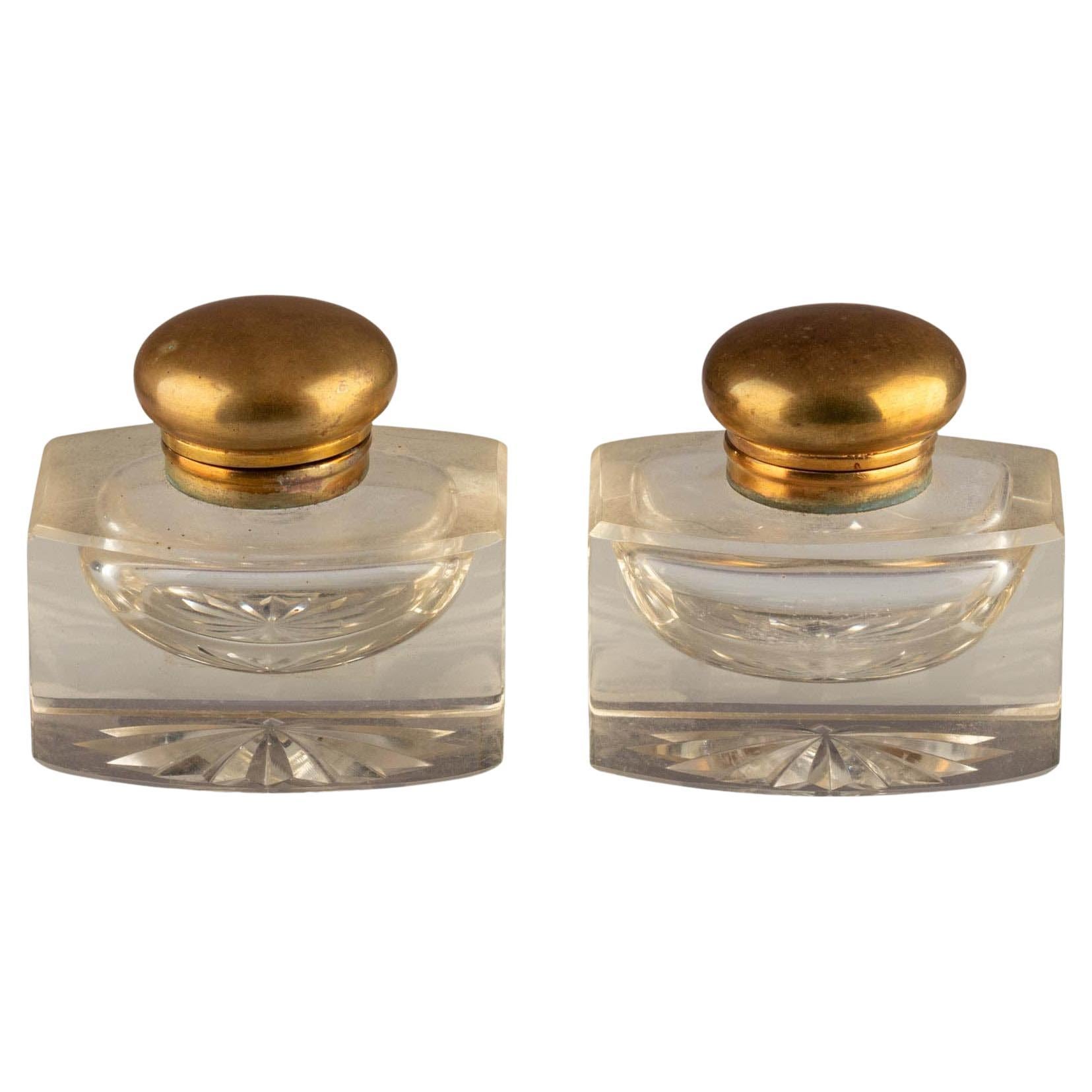 Paire d
encriers en métal doré en cristal clair taillé de l
époque victorienne et édouardienne en vente