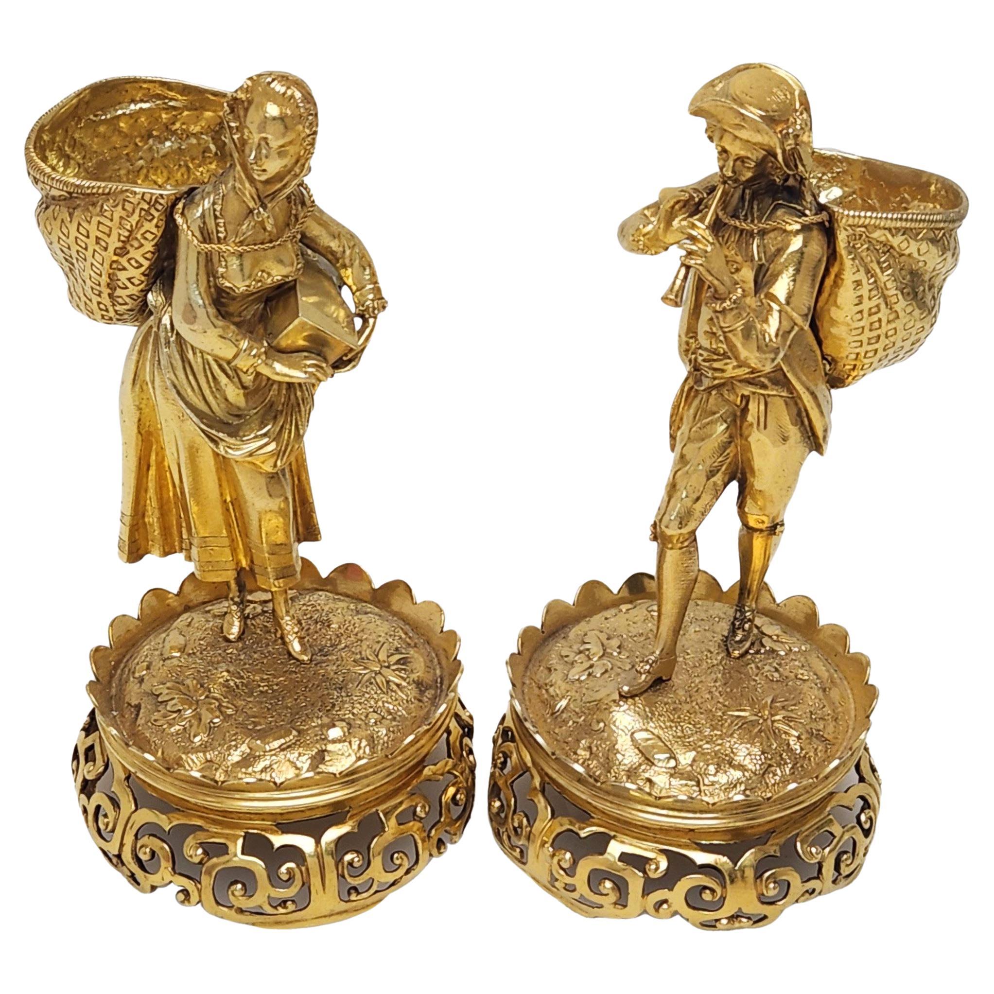 Paar antike viktorianische vergoldete Sterlingsilber-Salzkannen für Jungen und Mädchen aus Sterlingsilber 1873 im Angebot